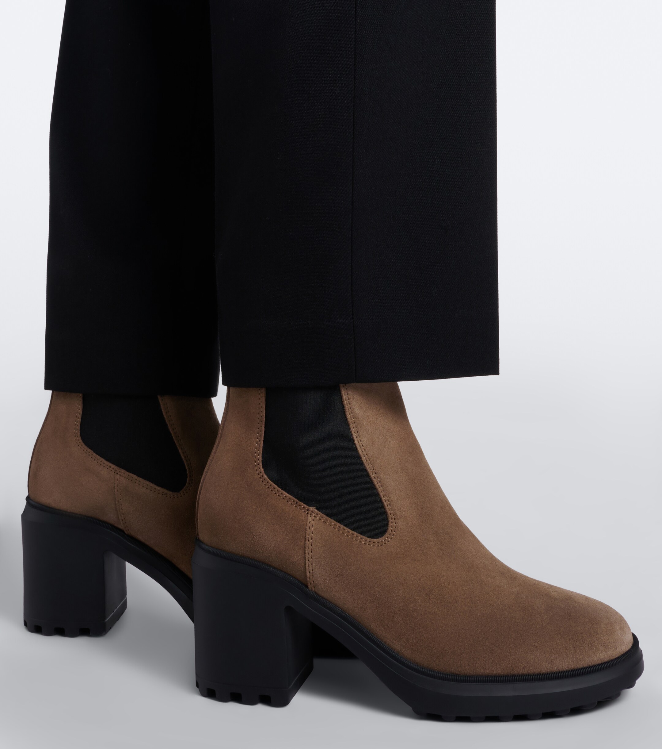 Hogan Hogan H724 suede ankle boots