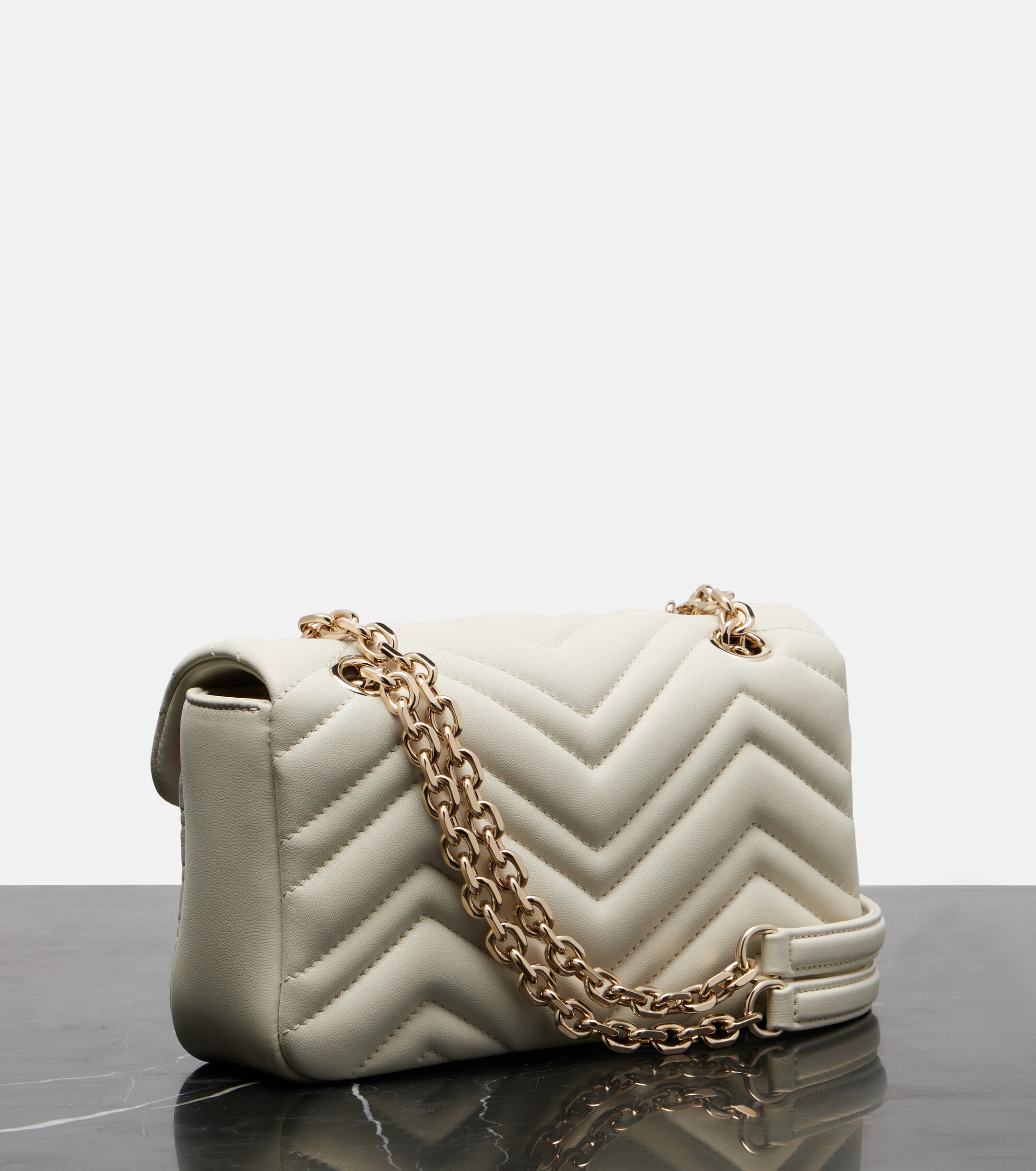Gucci Gucci GG Marmont Small leather shoulder bag