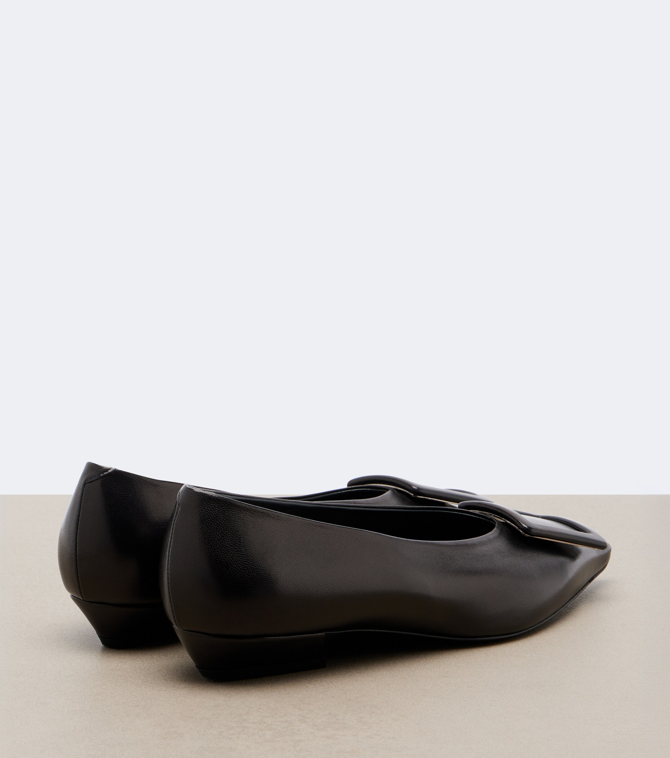 ROGER VIVIER Roger Vivier Pointy leather ballet flats