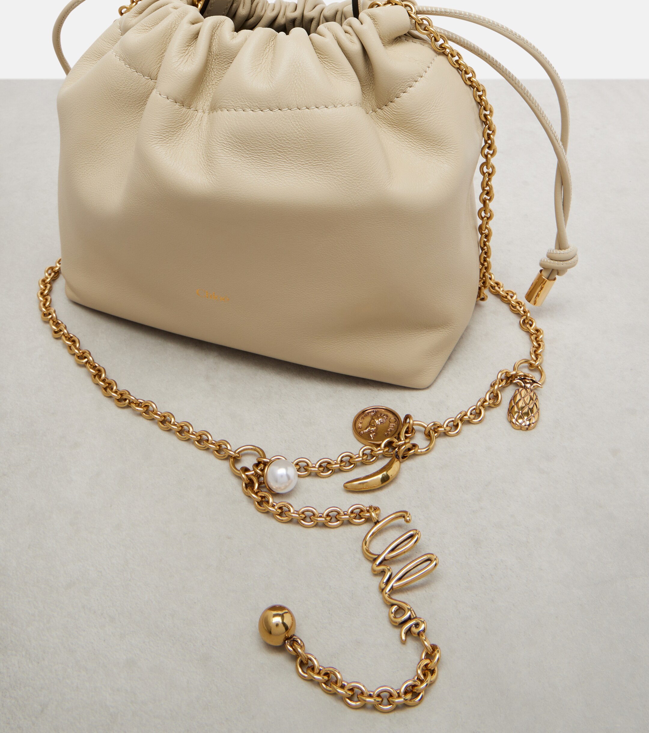 Chloé Chloé Icons Mini leather bucket bag