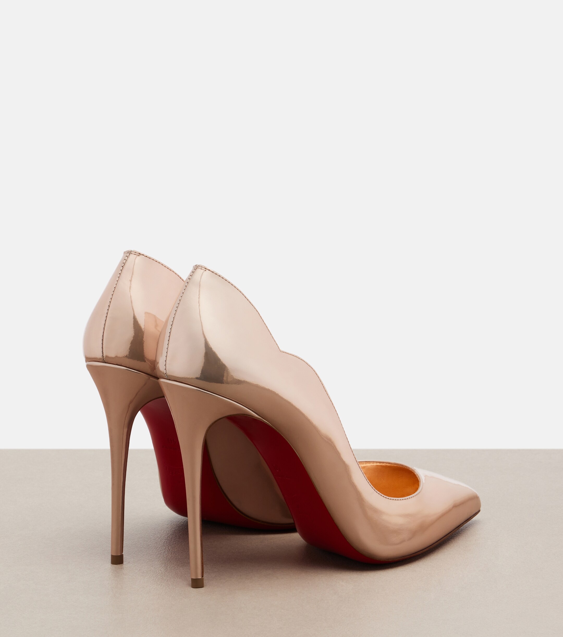 CHRISTIAN LOUBOUTIN Christian Louboutin Hot Chick patent leather pumps