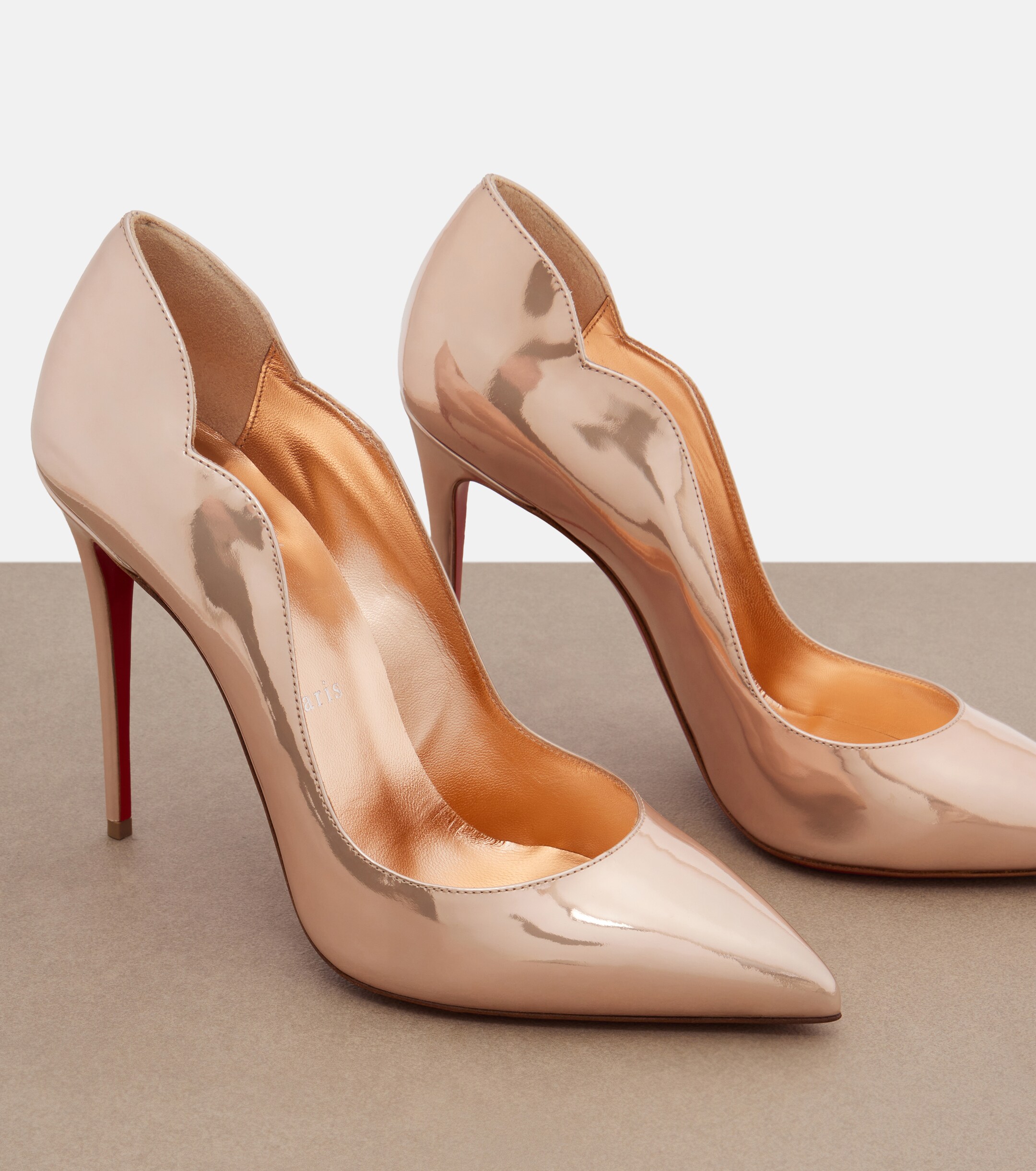 CHRISTIAN LOUBOUTIN Christian Louboutin Hot Chick patent leather pumps