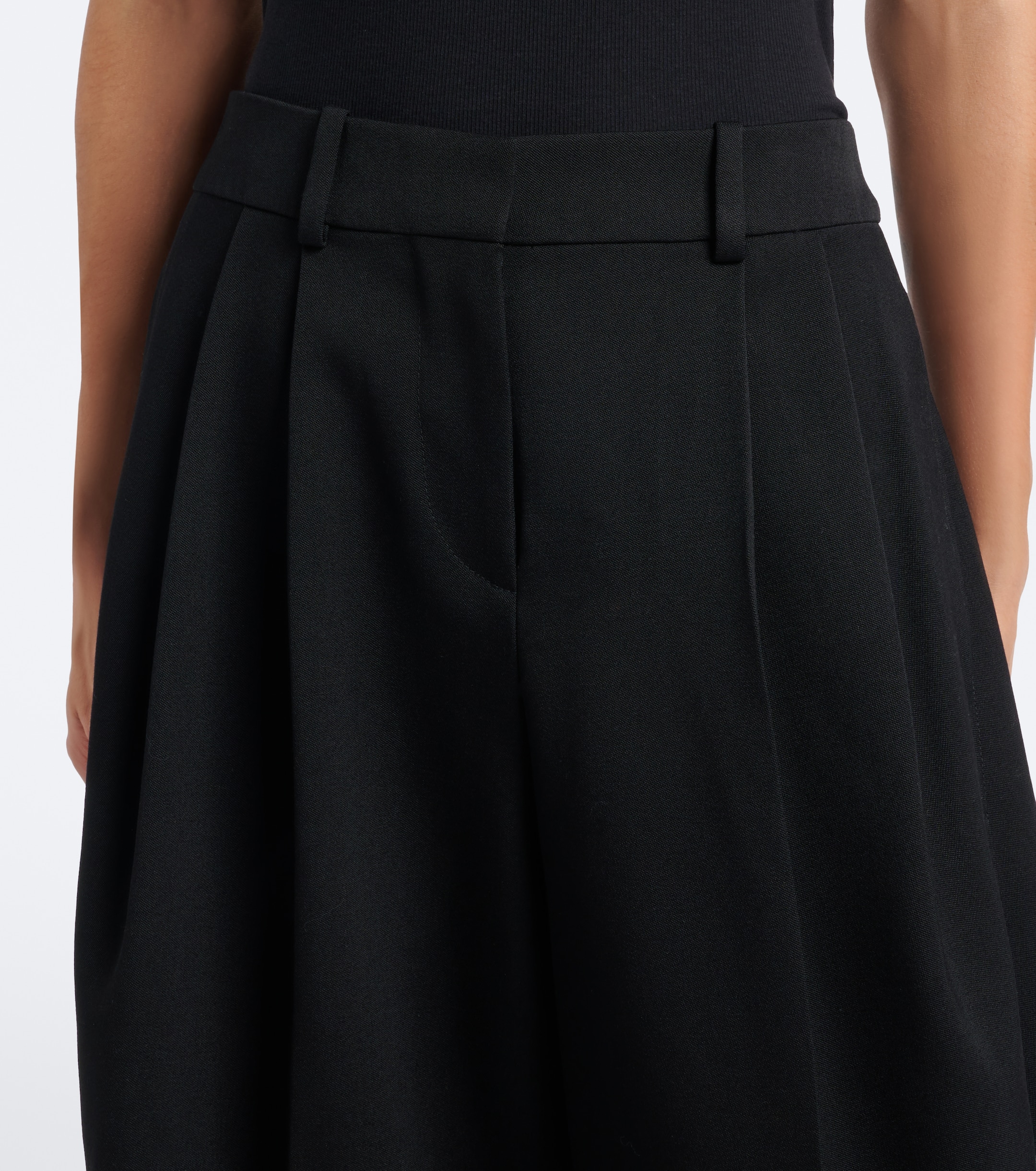 Givenchy Givenchy Wool grain de poudre barrel-leg pants