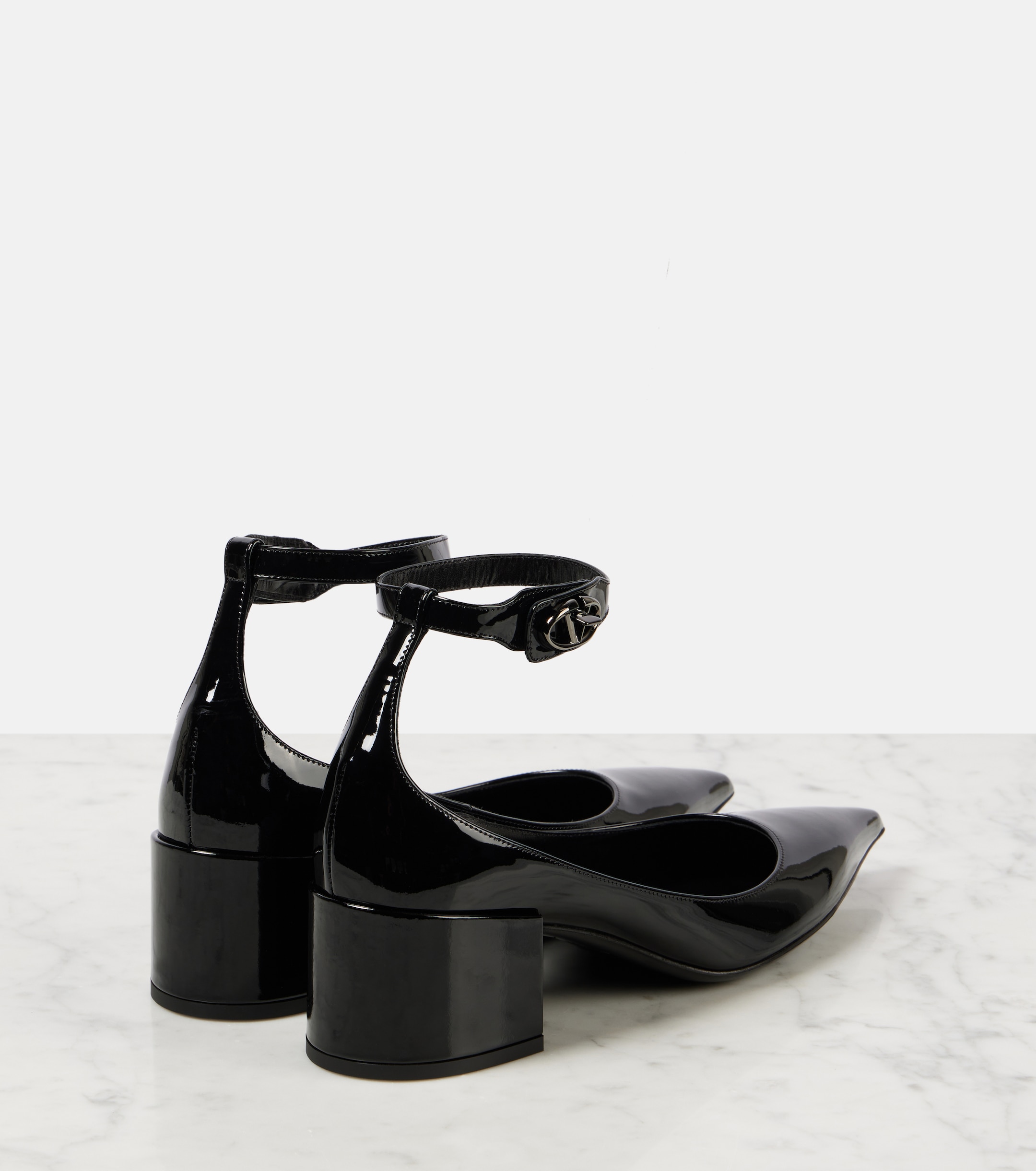 Valentino Garavani VLogo Lockette leather pumps thumbnail
