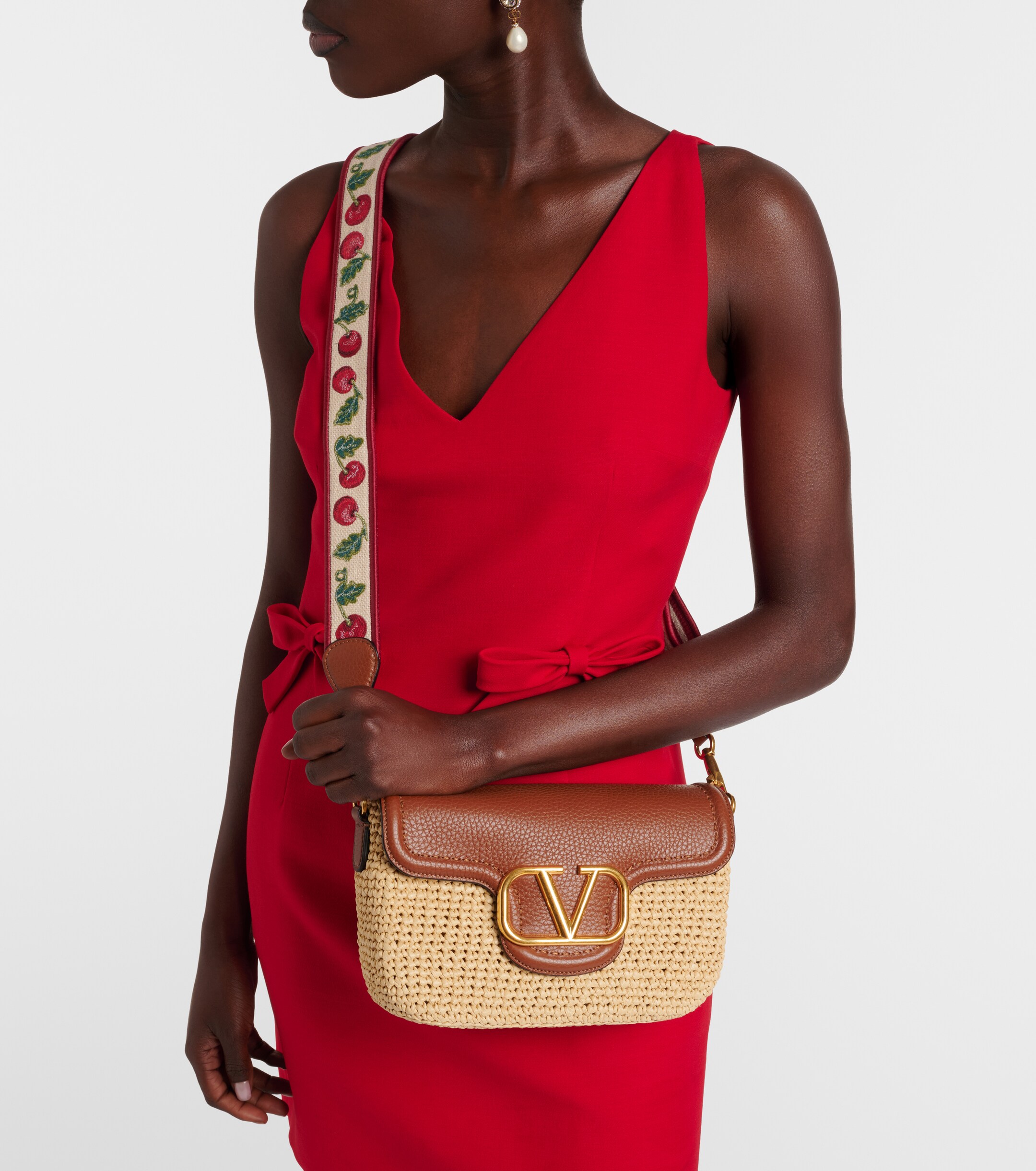 Valentino Garavani Alltime raffia-effect shoulder bag thumbnail