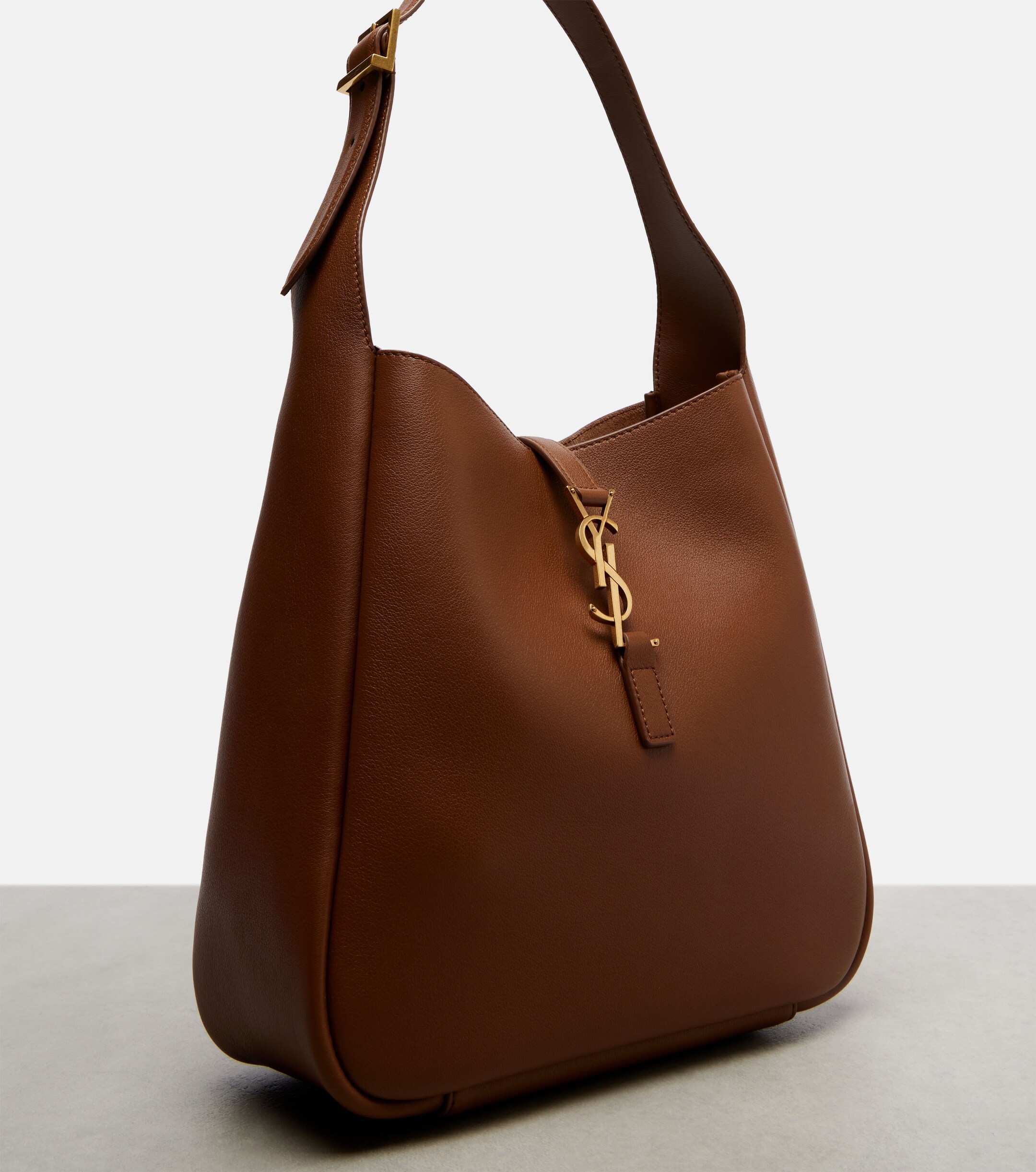 Saint Laurent Le 5 à 7 Small leather tote bag