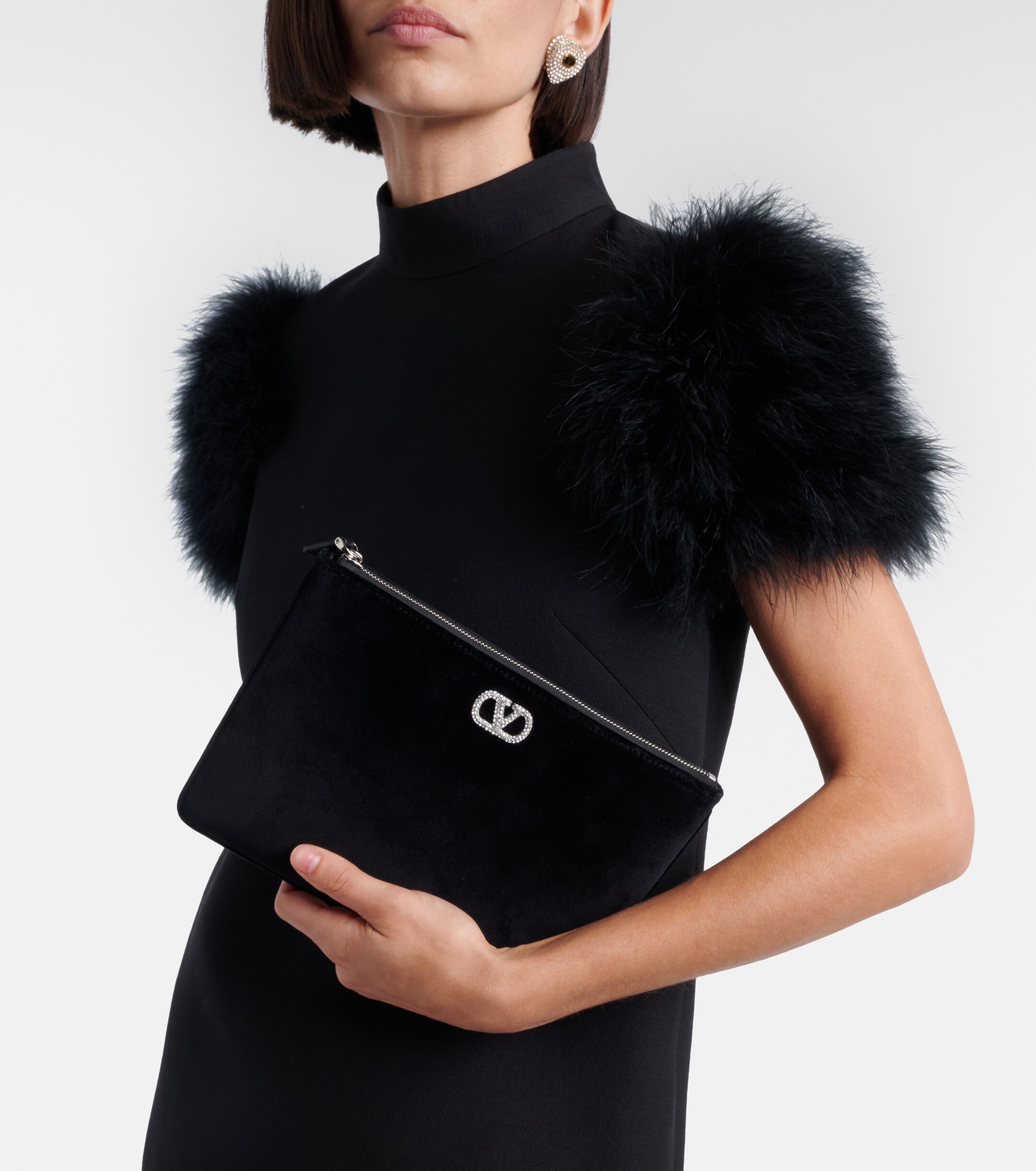 Valentino Garavani VLogo velvet pouch thumbnail