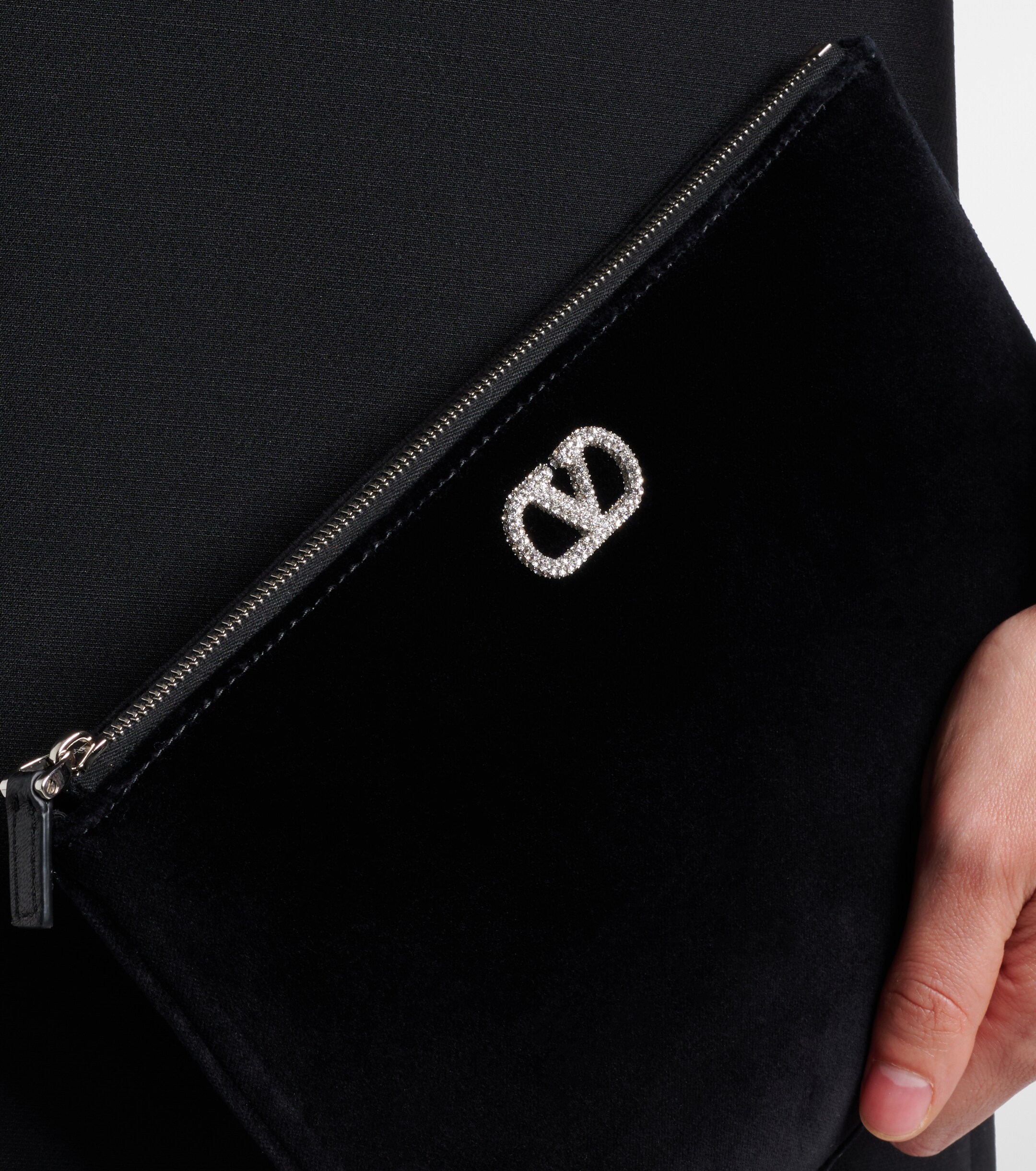 Valentino Garavani VLogo velvet pouch thumbnail