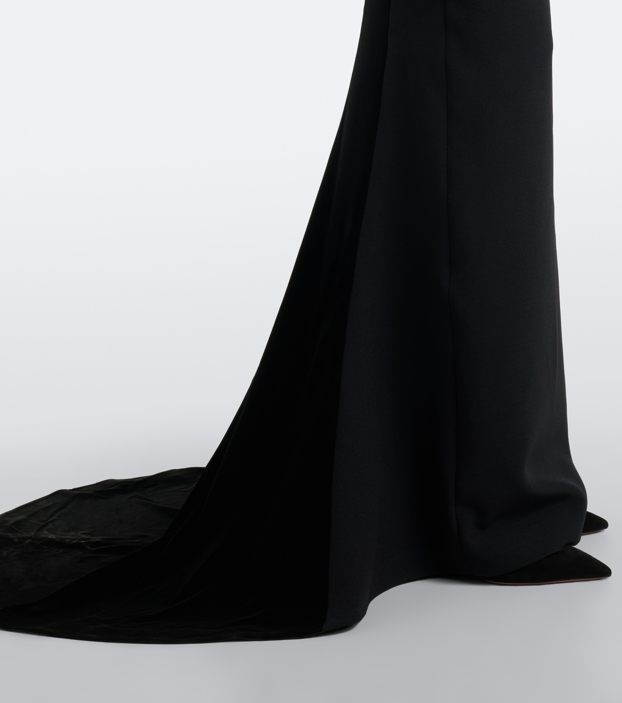 Safiyaa Safiyaa Pazienza crêpe and velvet gown