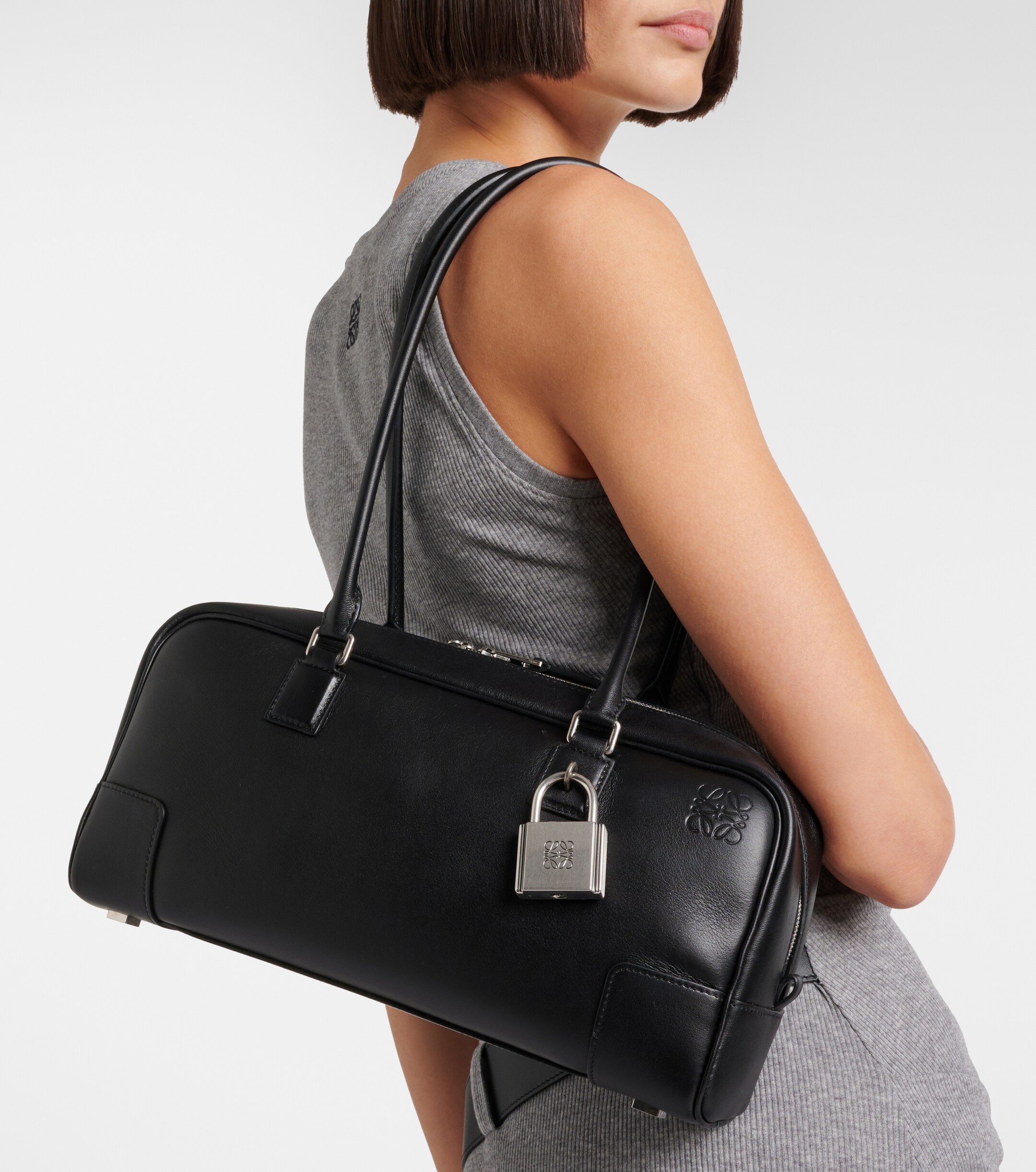 Loewe Amazona 31 leather shoulder bag