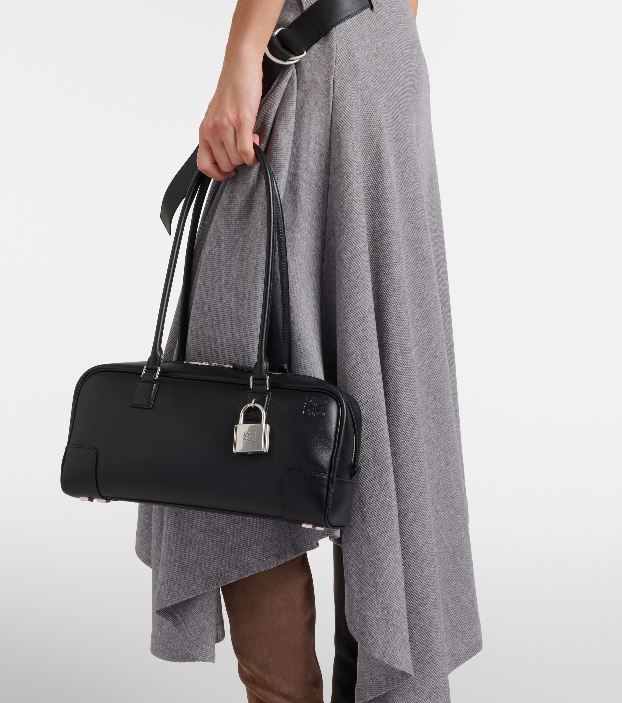 Loewe Amazona 31 leather shoulder bag