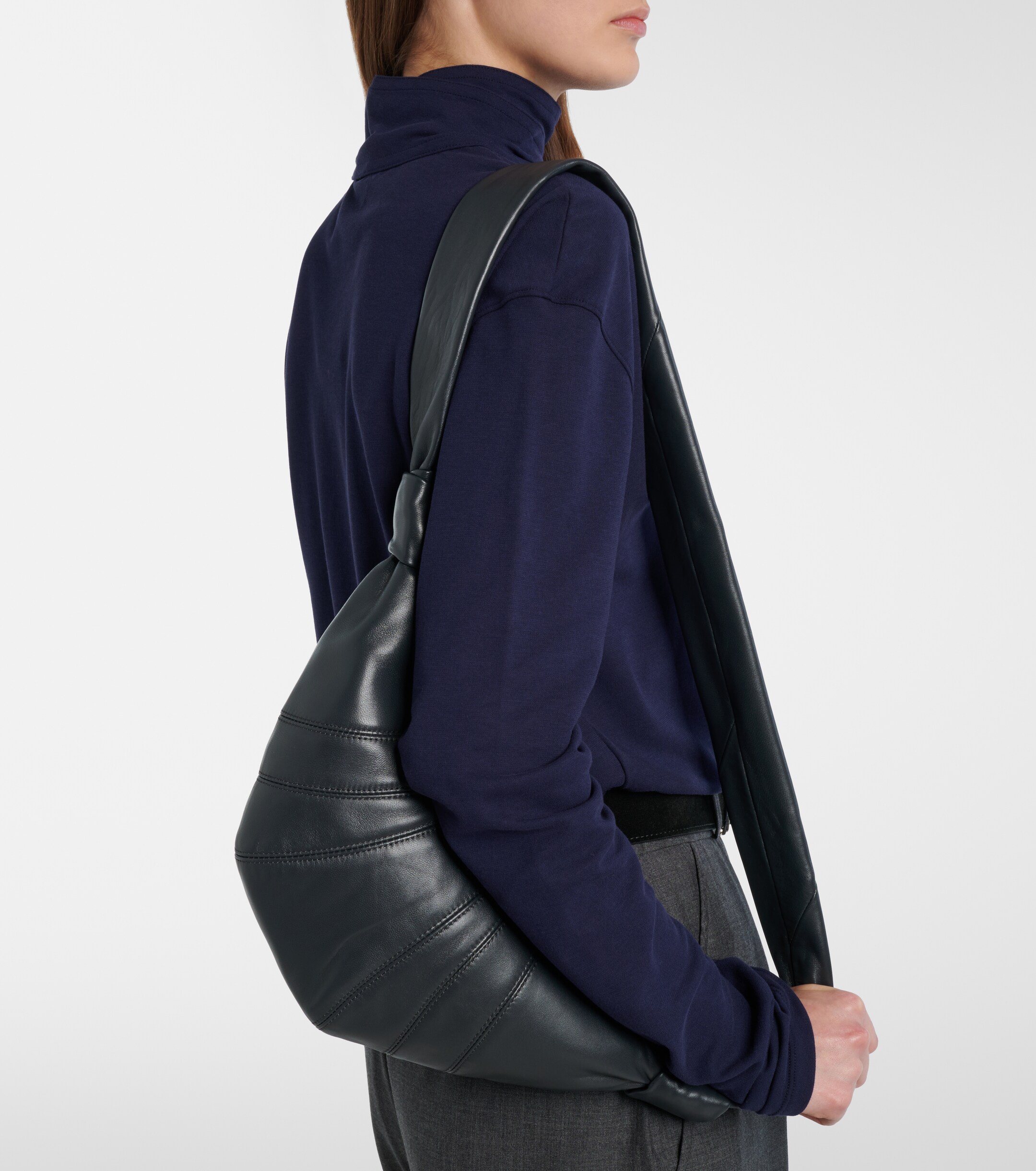 Lemaire Lemaire Croissant Small leather bag