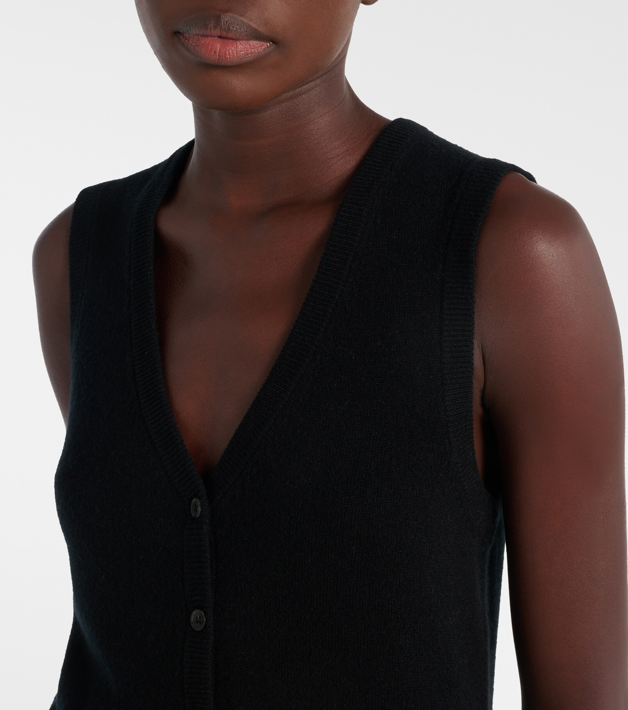 Nili Lotan Nili Lotan Porter cashmere sweater vest