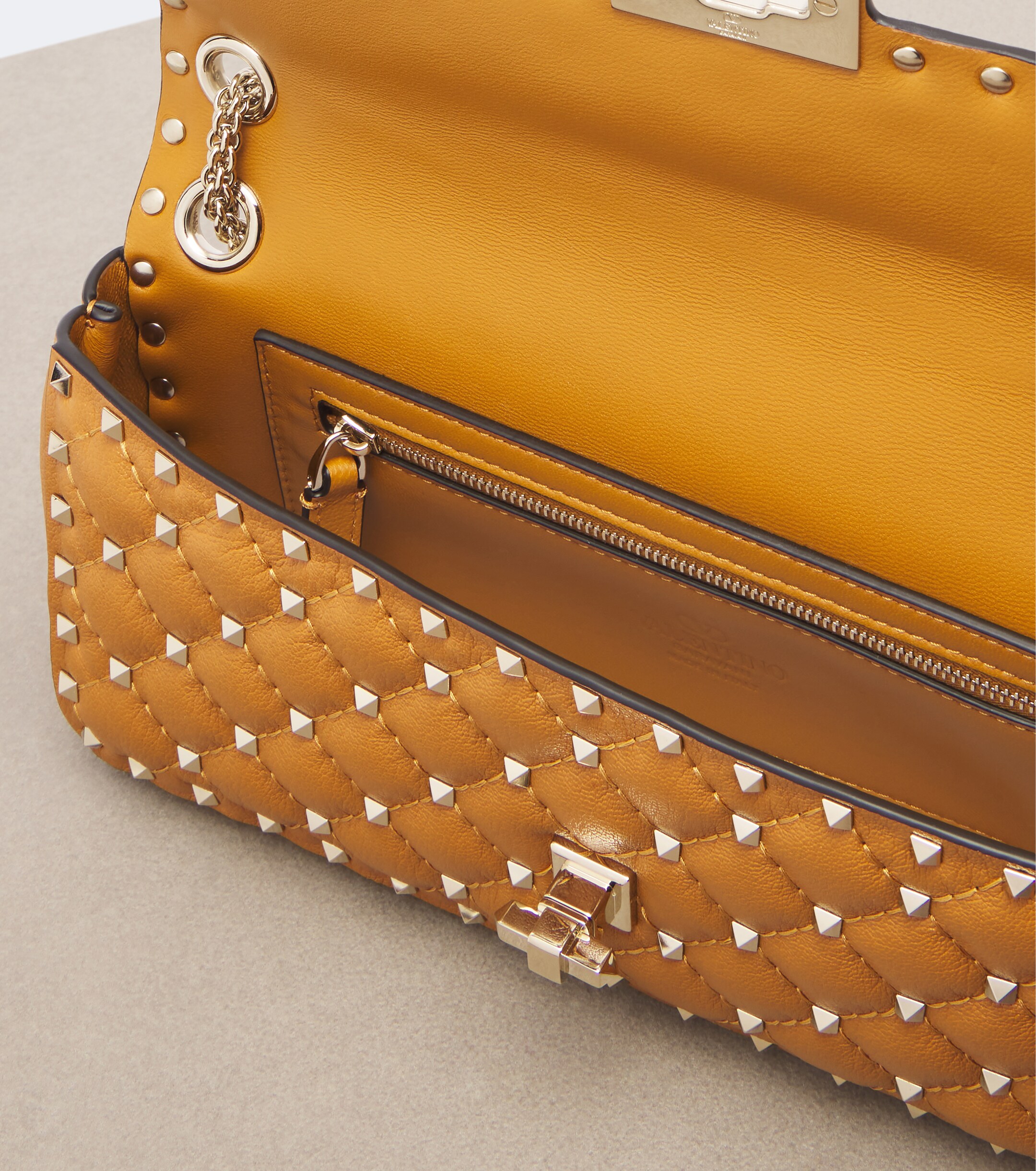 Valentino Garavani Valentino Garavani Rockstud Spike Medium leather shoulder bag