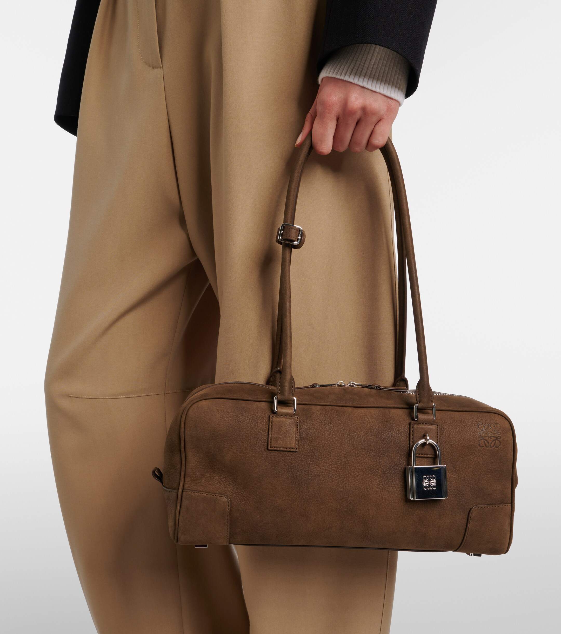 Loewe Amazona 31 leather shoulder bag