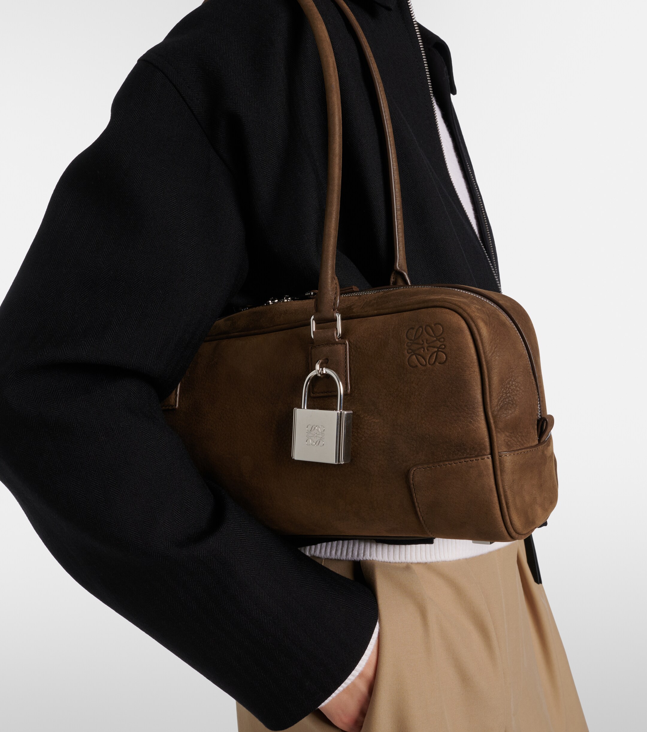 Loewe Amazona 31 leather shoulder bag
