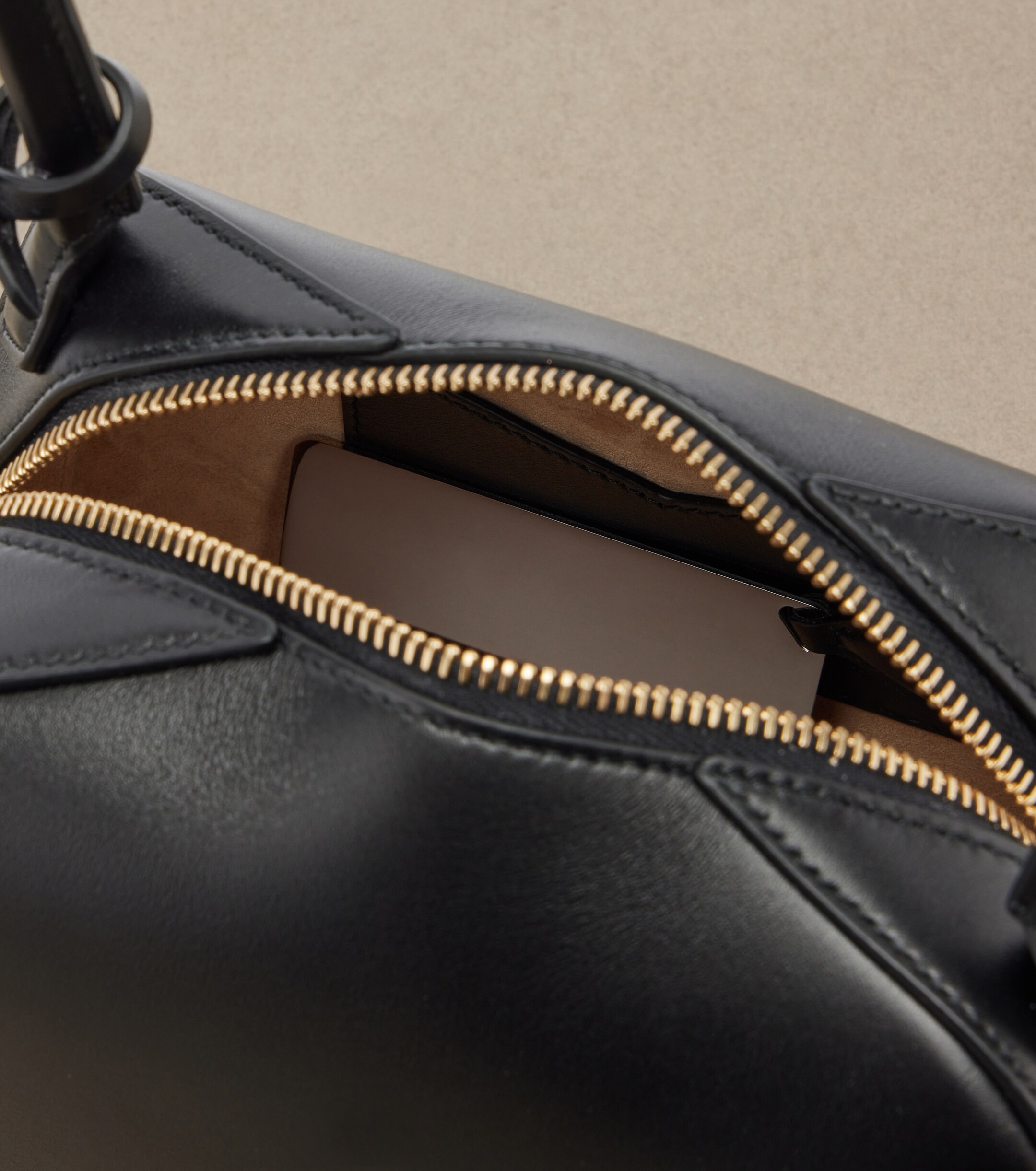 Alaïa Le Bouledogue Small leather shoulder bag