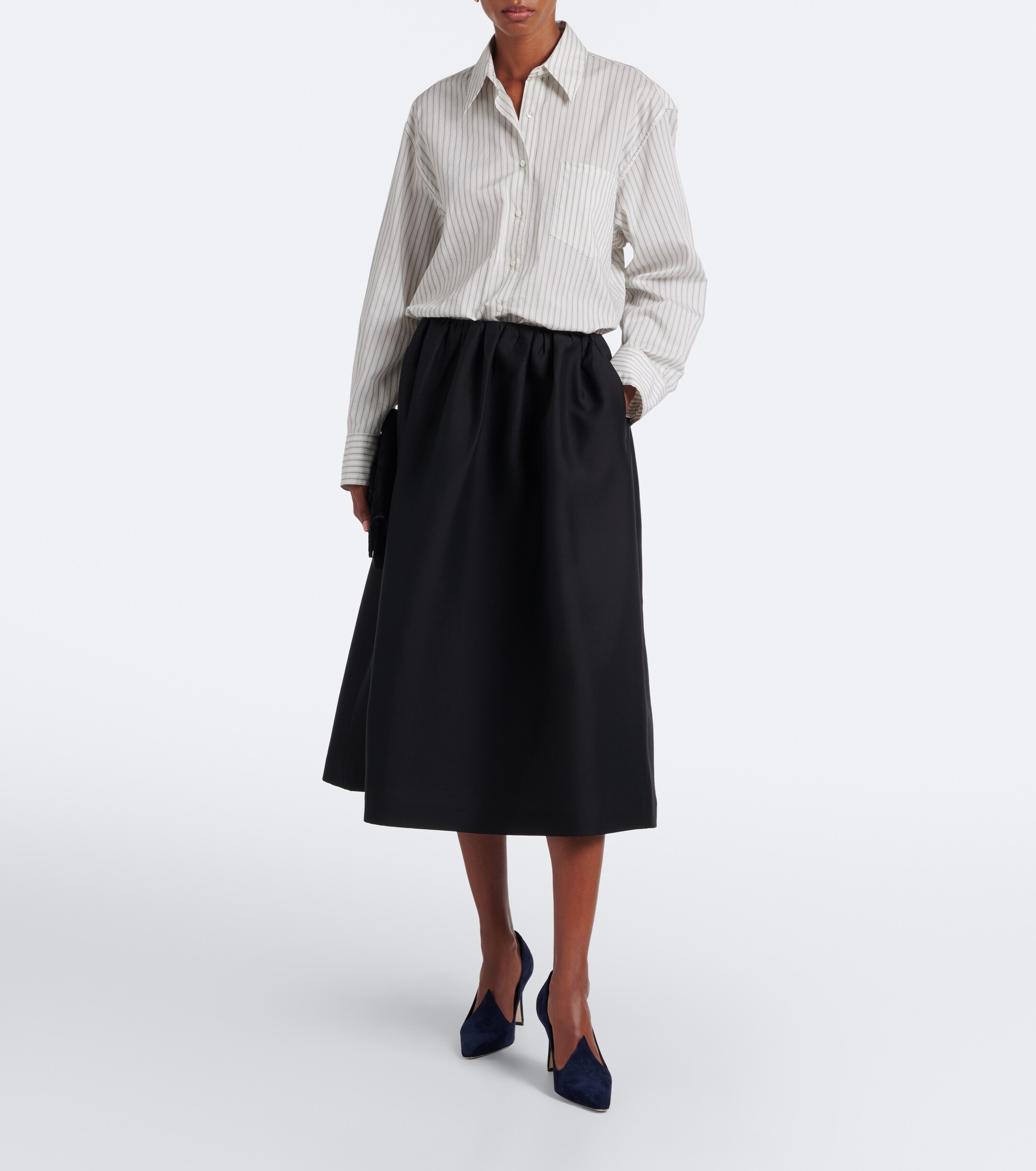 MANOLO BLAHNIK Manolo Blahnik Maldite suede pumps