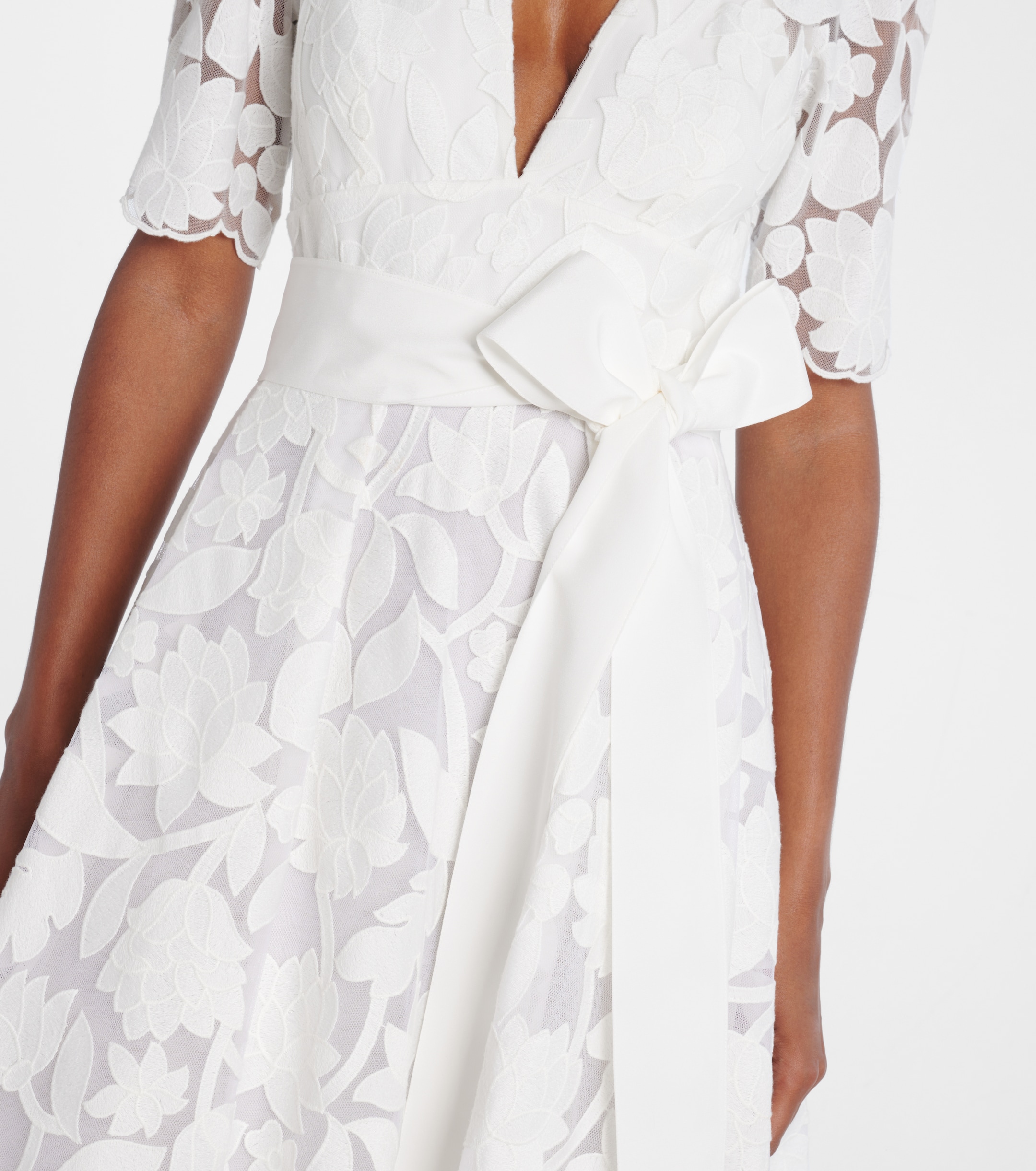 Elie Saab Embroidered floral gown thumbnail