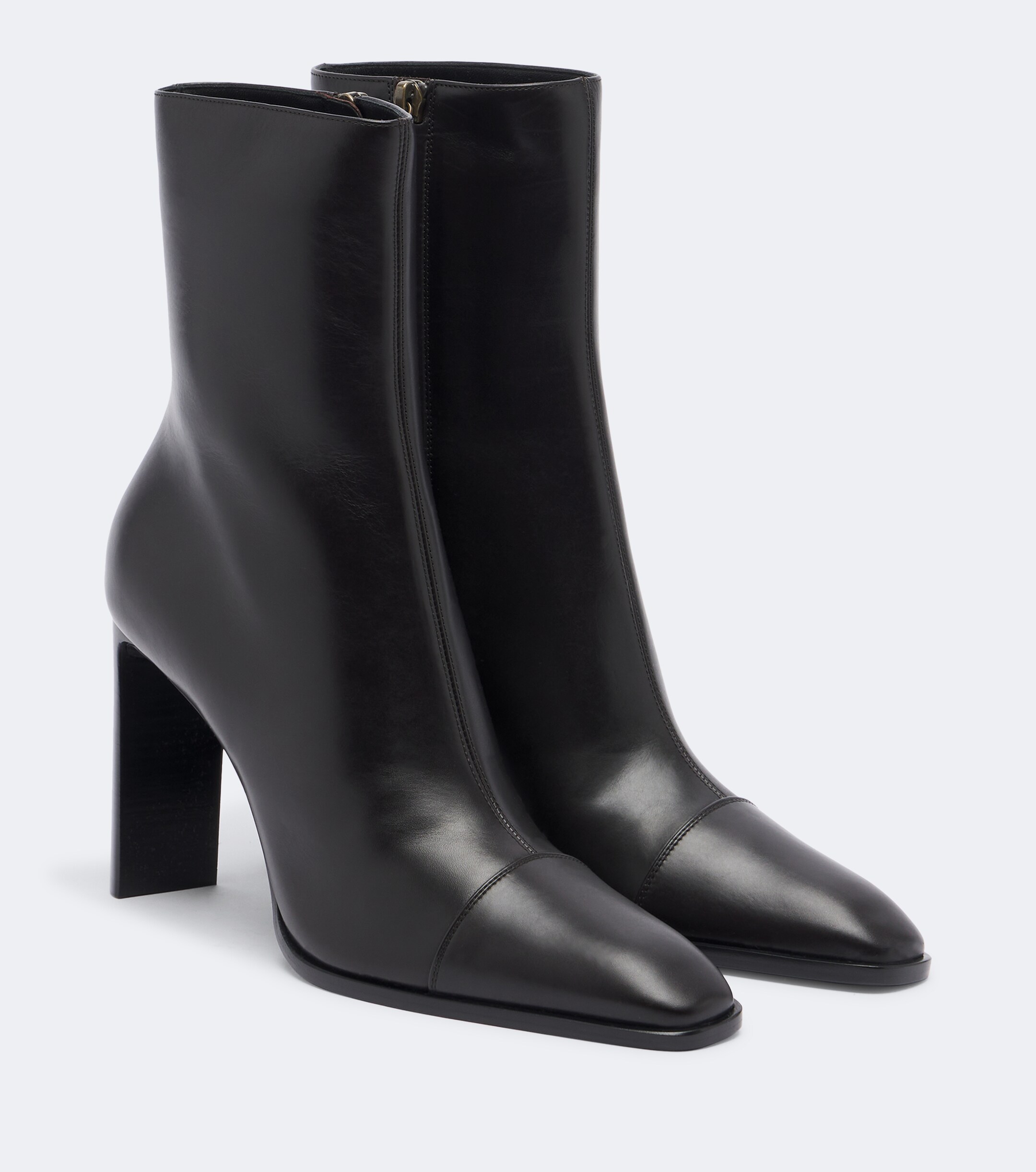 Saint Laurent Saint Laurent Venetia leather ankle boots