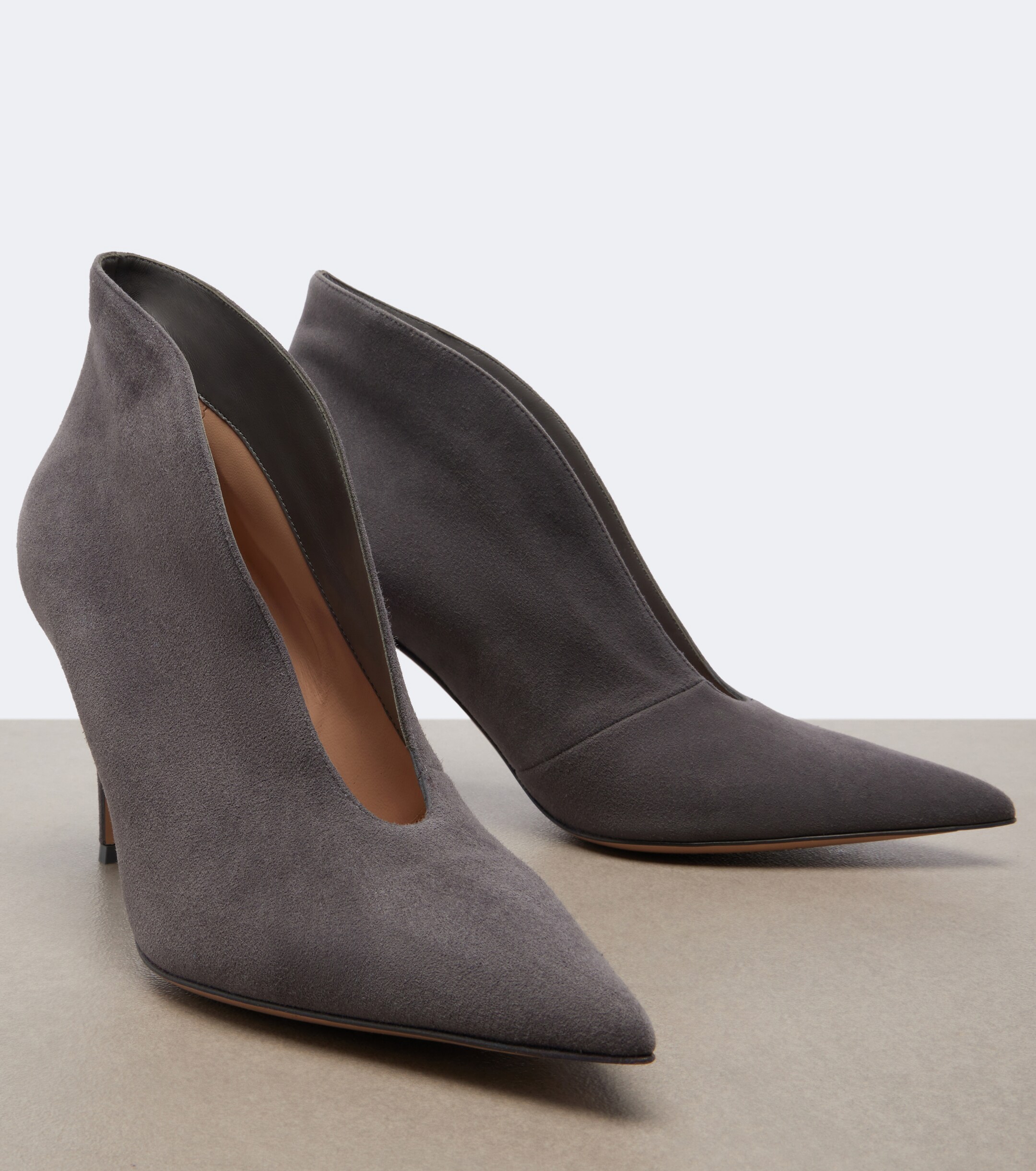 GIANVITO ROSSI Gianvito Rossi Vania suede pumps