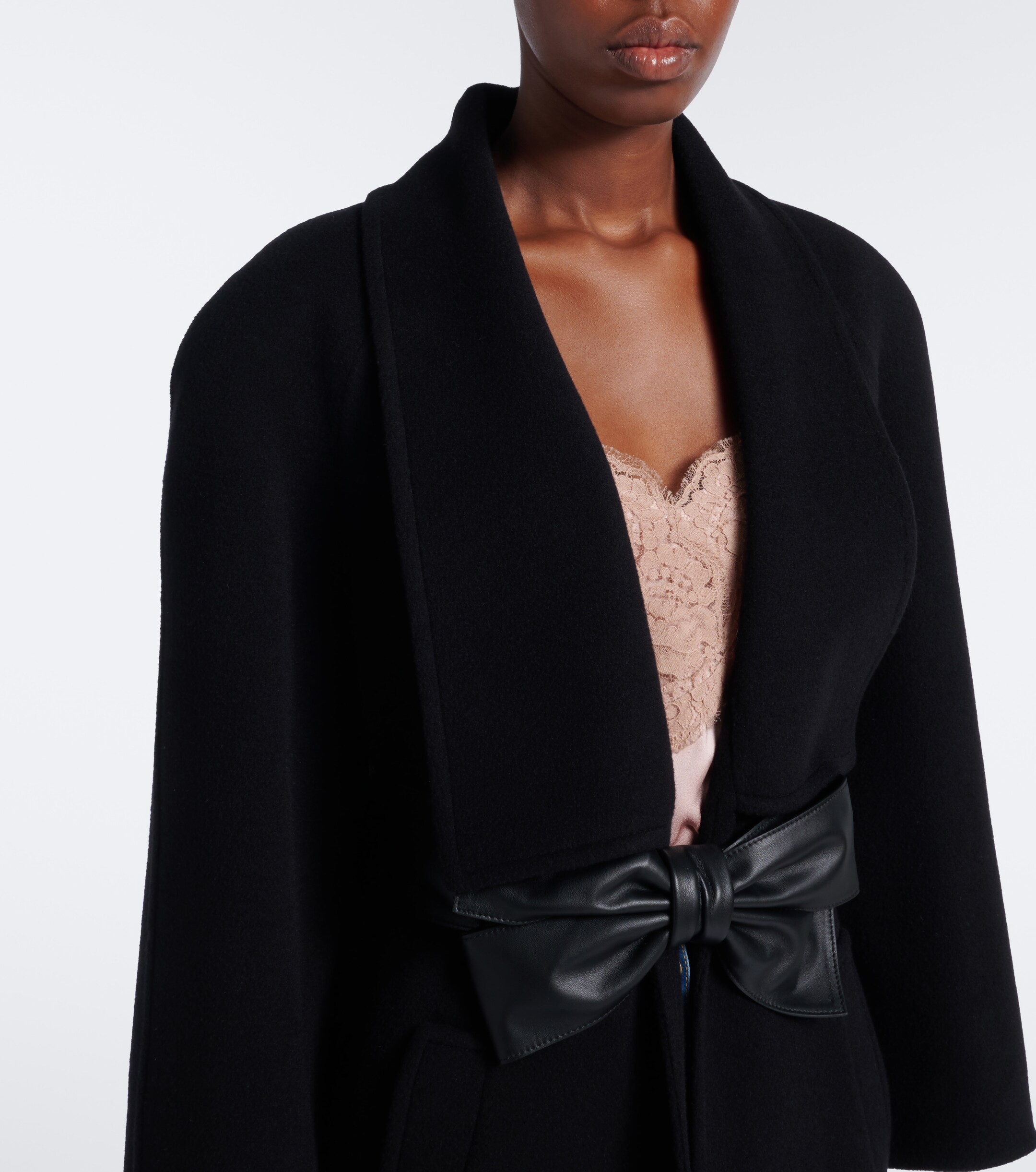 Valentino Garavani Valentino Garavani Bow-detail wool and cashmere coat