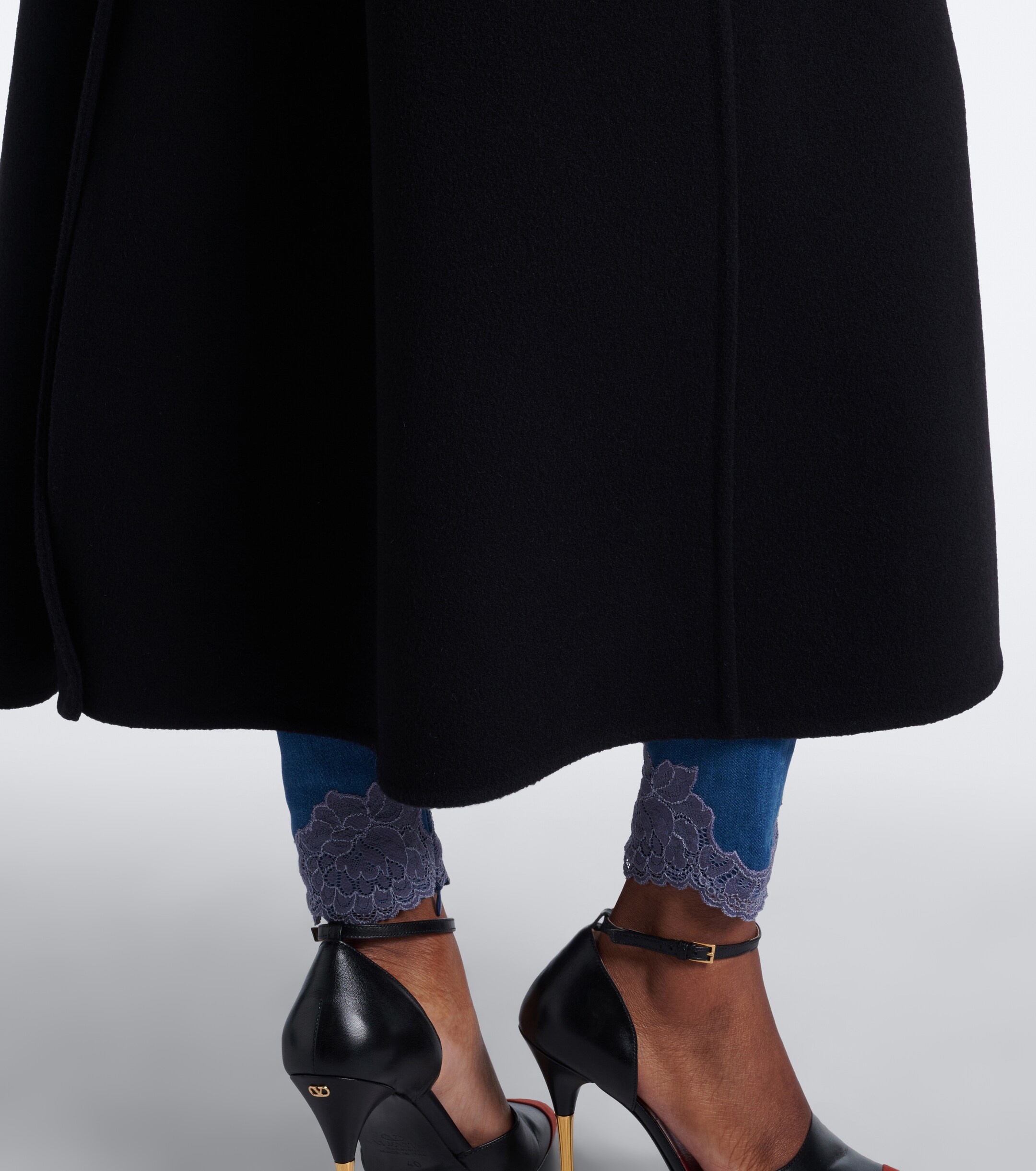 Valentino Garavani Valentino Garavani Bow-detail wool and cashmere coat