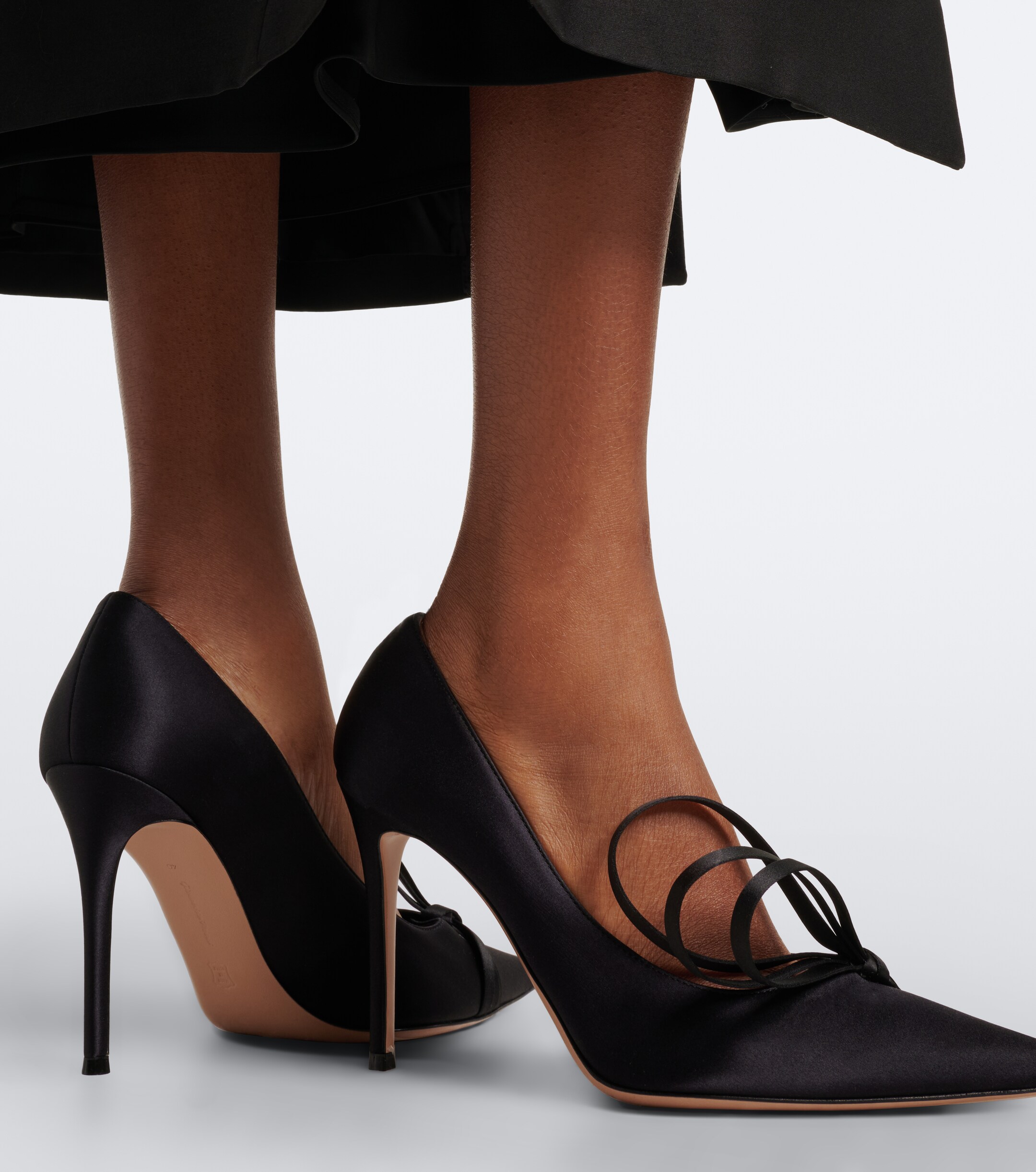 GIANVITO ROSSI Gianvito Rossi Bow-detail satin pumps