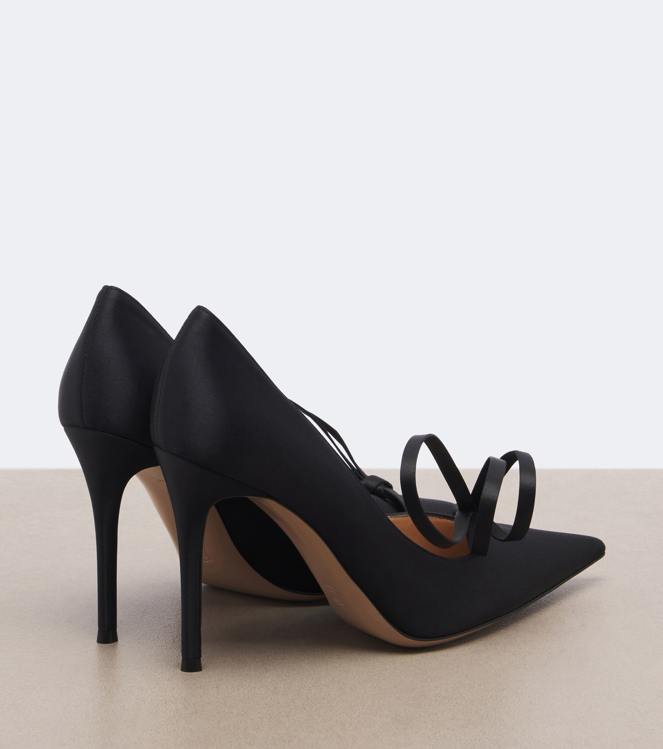 GIANVITO ROSSI Gianvito Rossi Bow-detail satin pumps