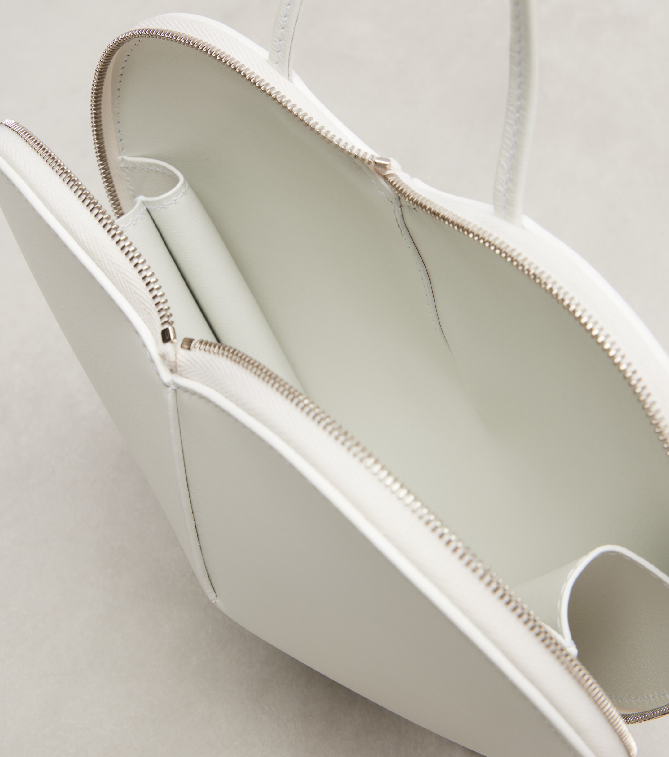 Alaïa Le Coeur leather crossbody bag