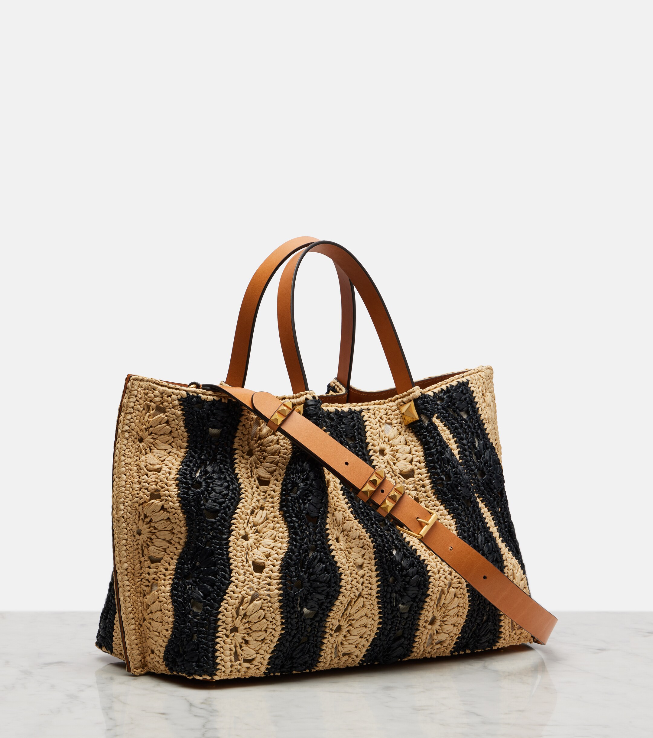 Valentino Garavani VLogo Medium raffia tote bag thumbnail