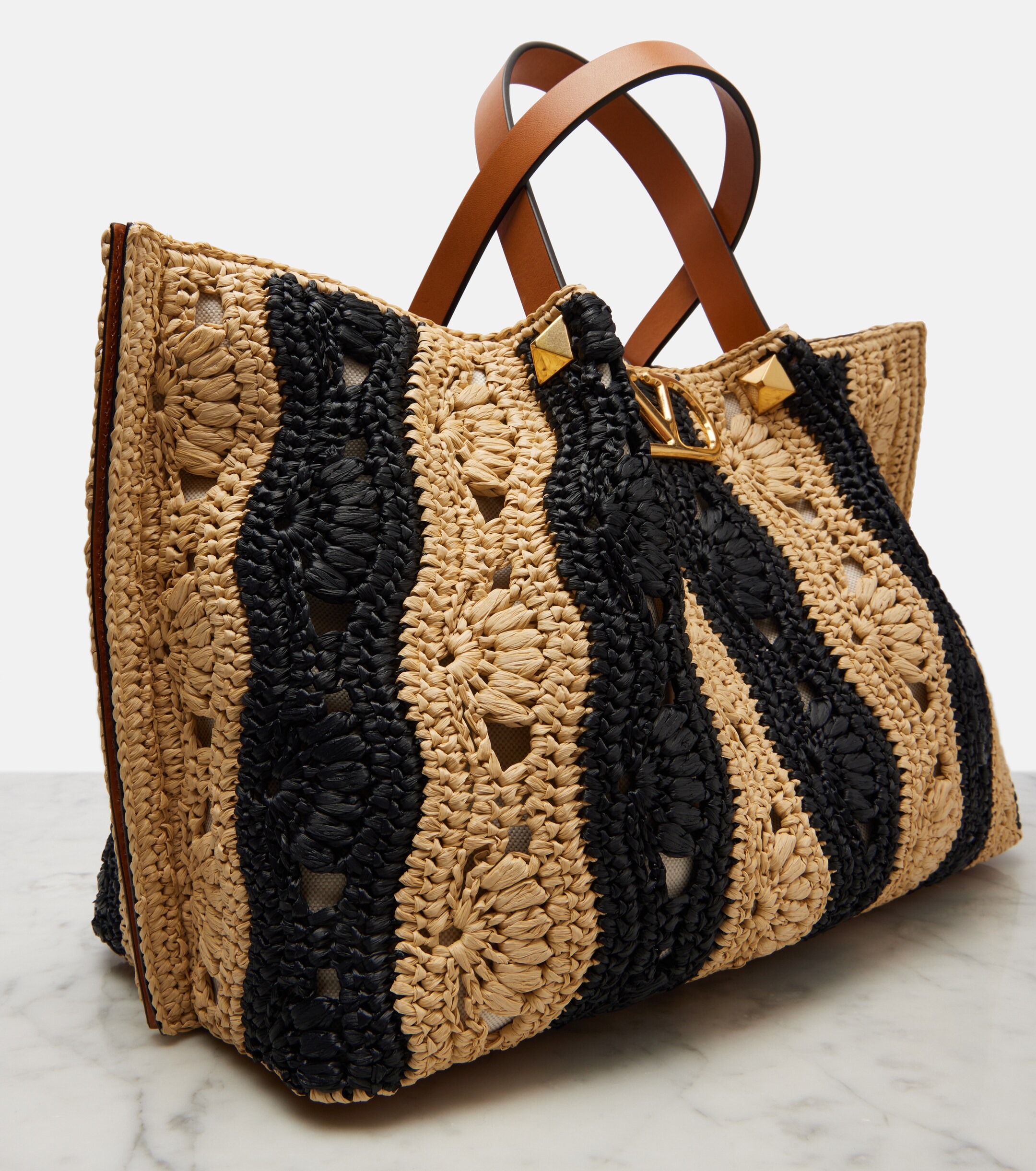 Valentino Garavani VLogo Medium raffia tote bag thumbnail