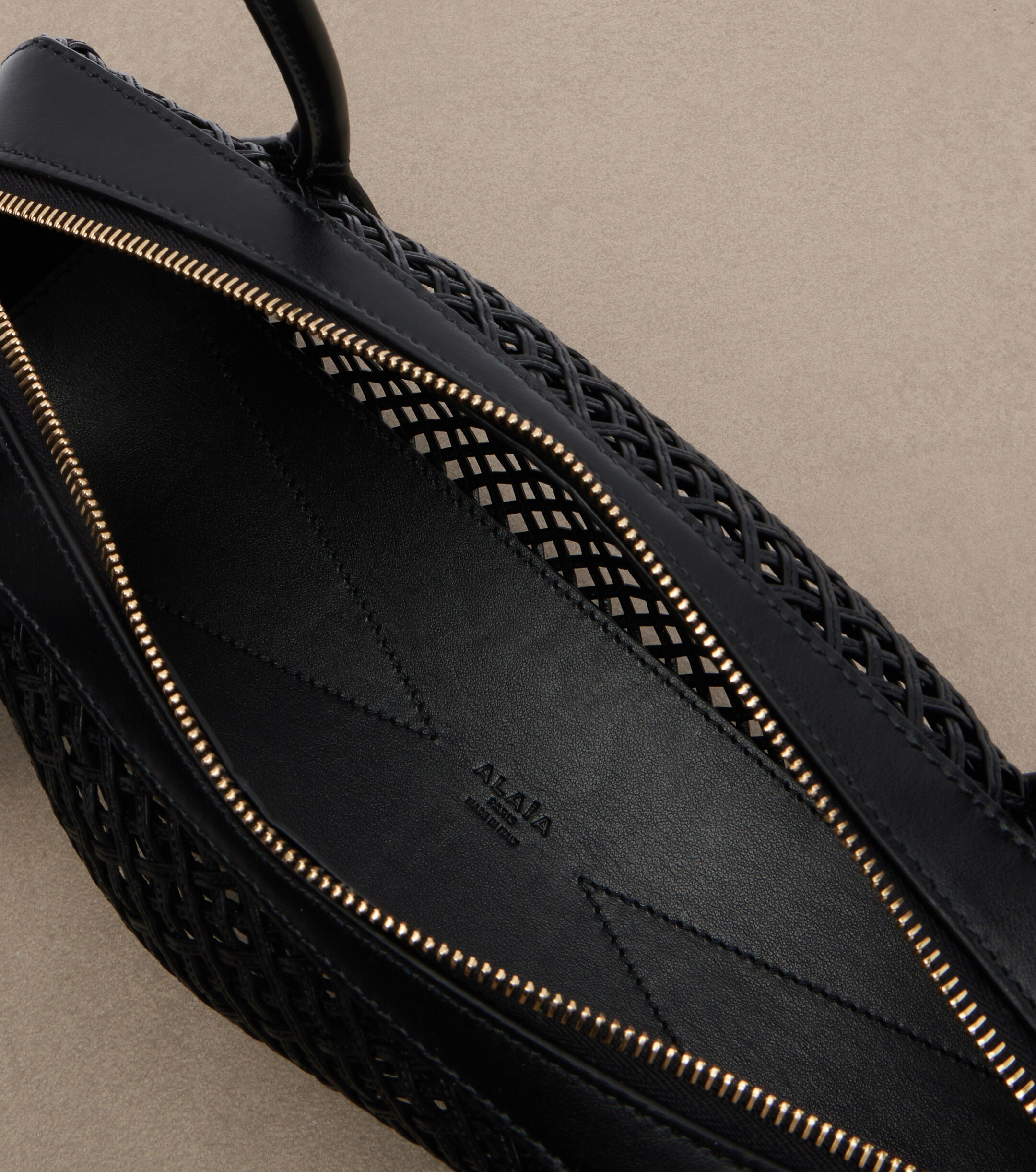 Alaïa Le Teckel Medium woven leather shoulder bag