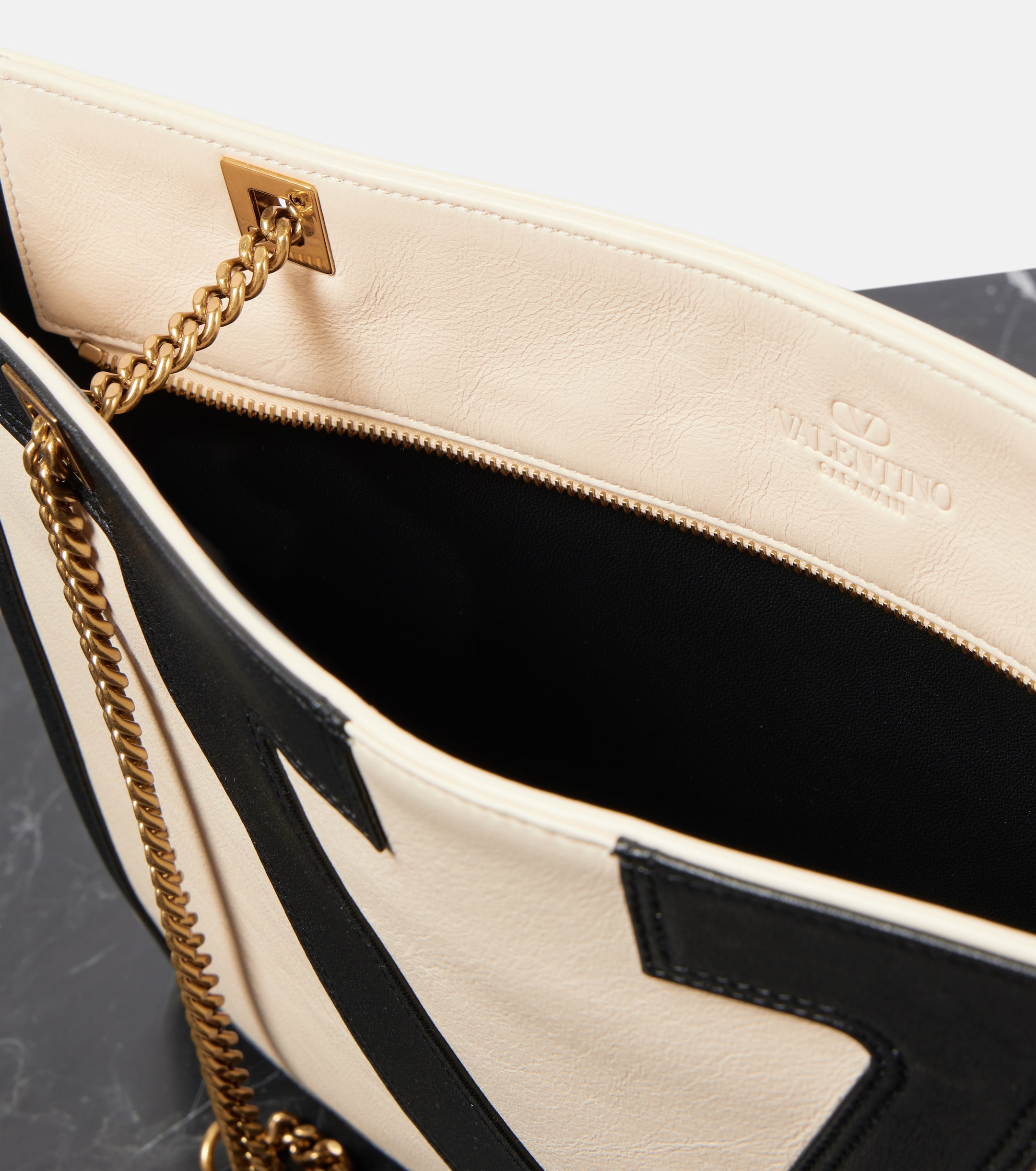 Valentino Garavani Viva Superstar Medium leather shoulder bag thumbnail