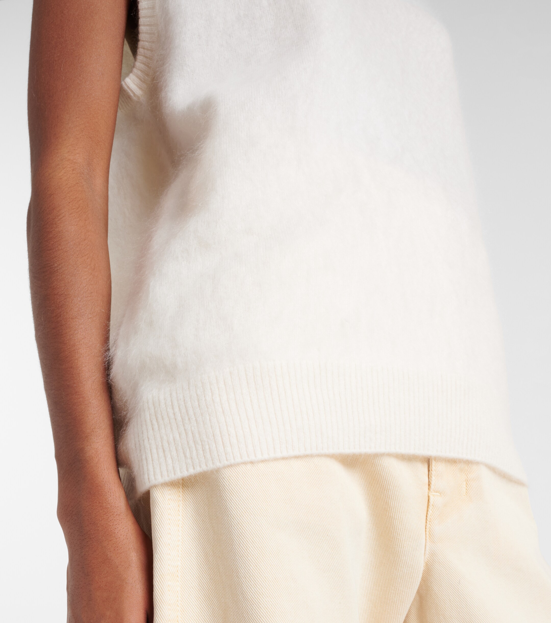 LISA YANG Lisa Yang Yasmin cashmere sweater vest