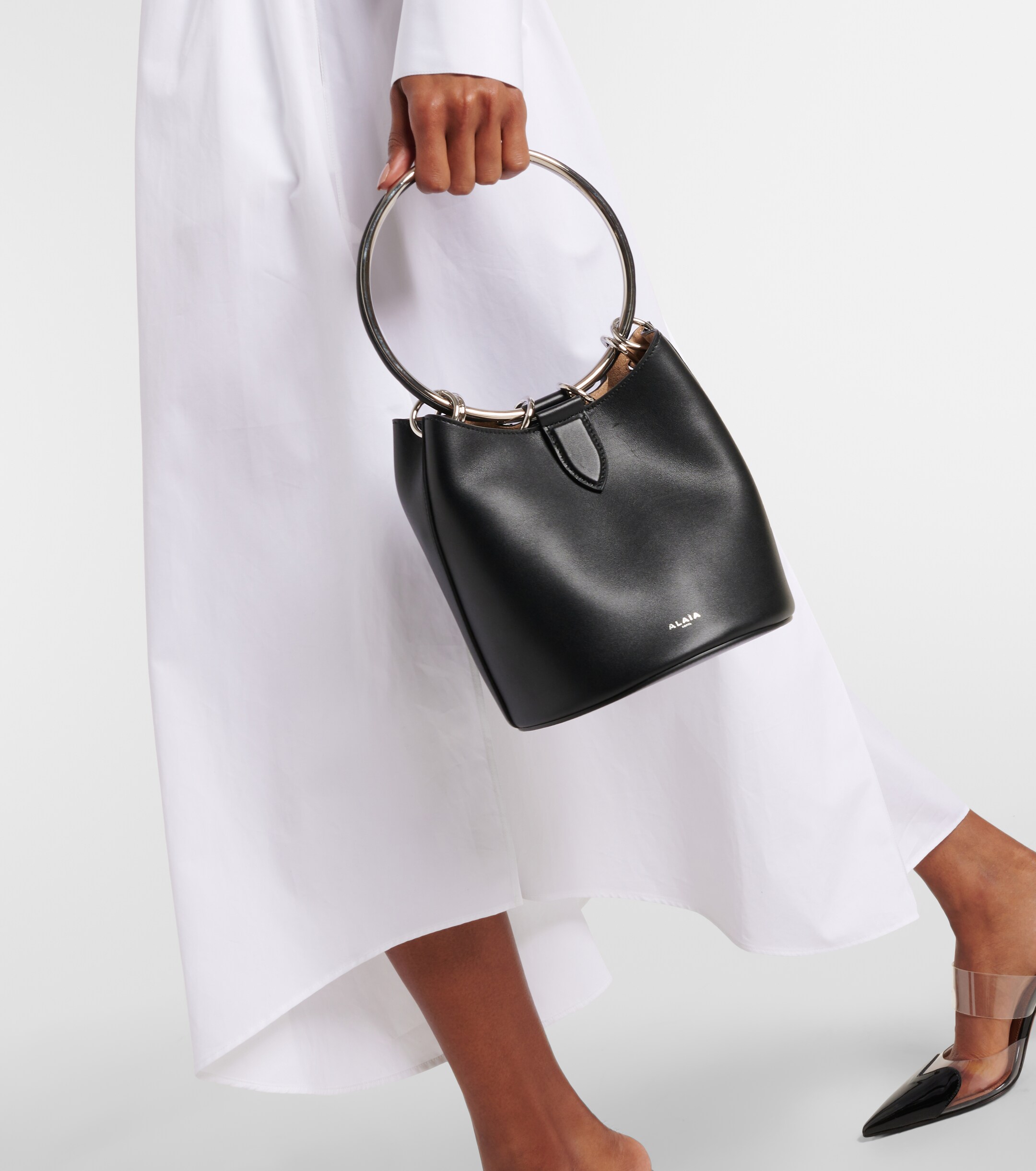 Alaïa Ring Medium leather bucket bag