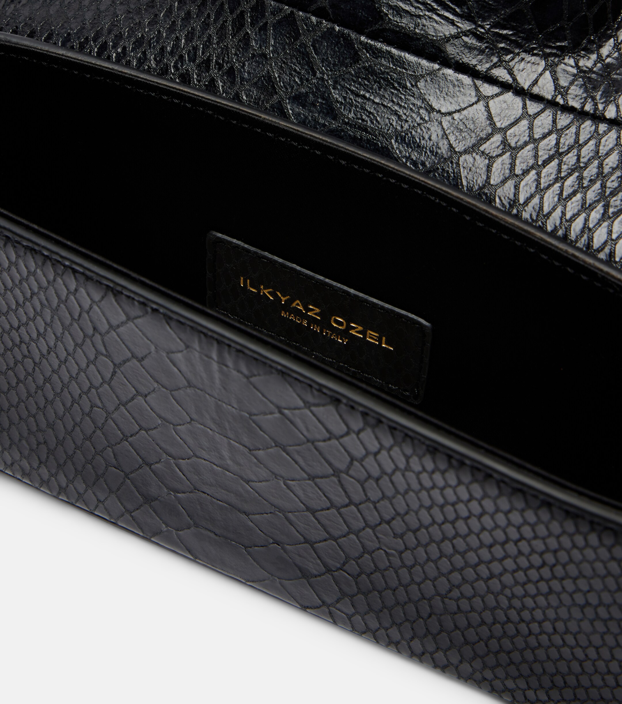 The New Arrivals Ilkyaz Ozel Obscura.06 leather shoulder bag