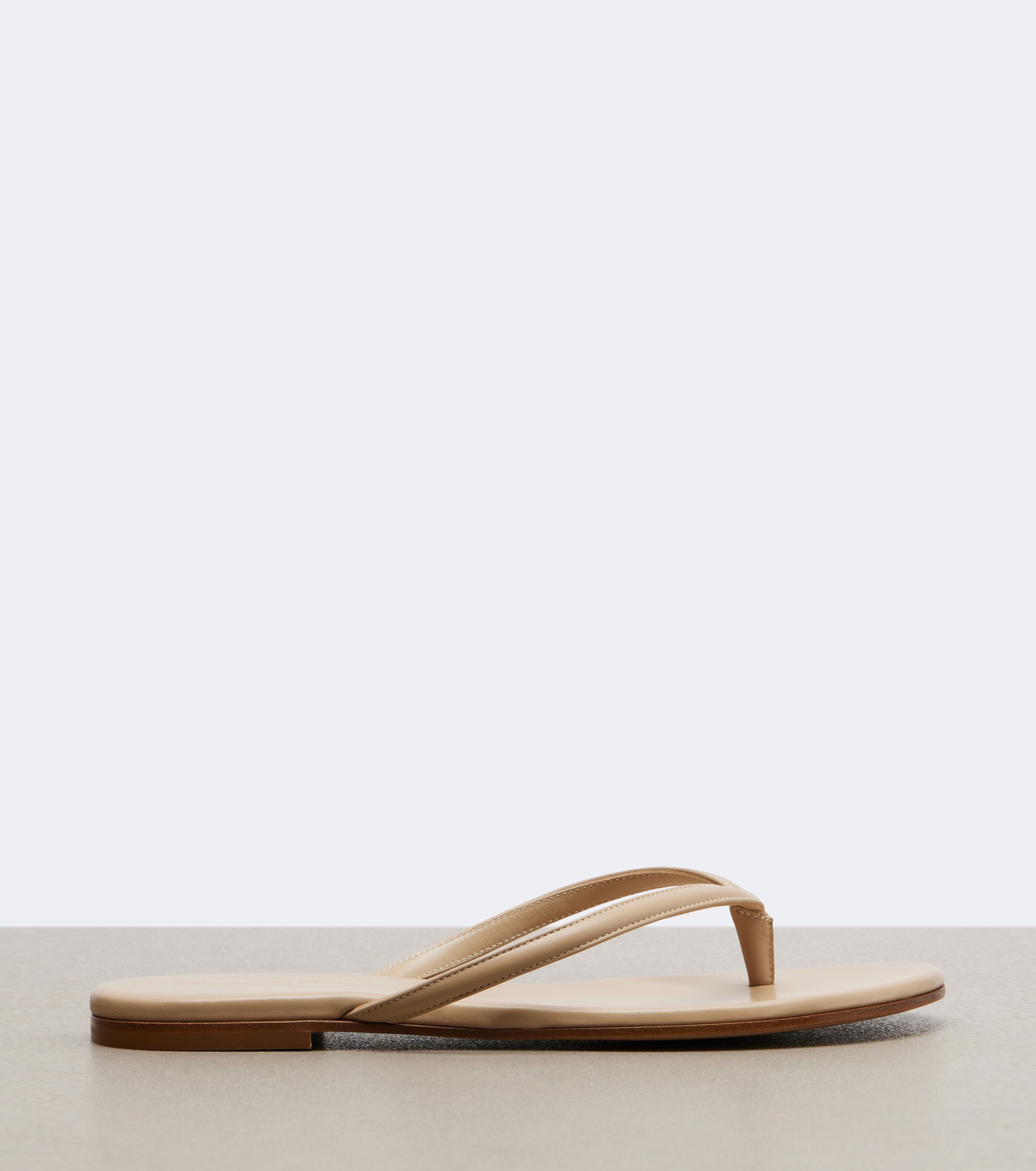 GIANVITO ROSSI Gianvito Rossi Calypso leather thong sandals