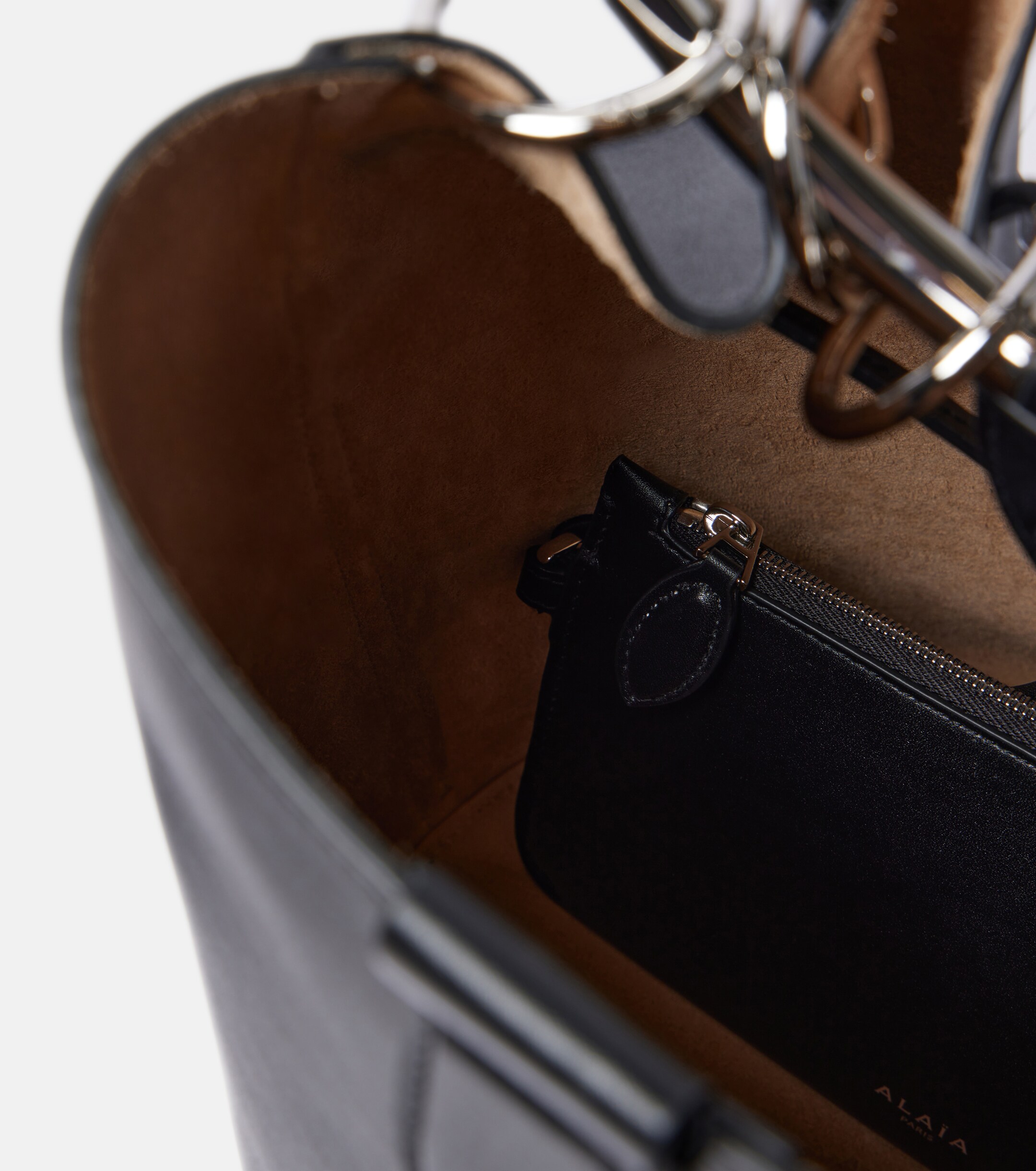 Alaïa Ring Large leather bucket bag