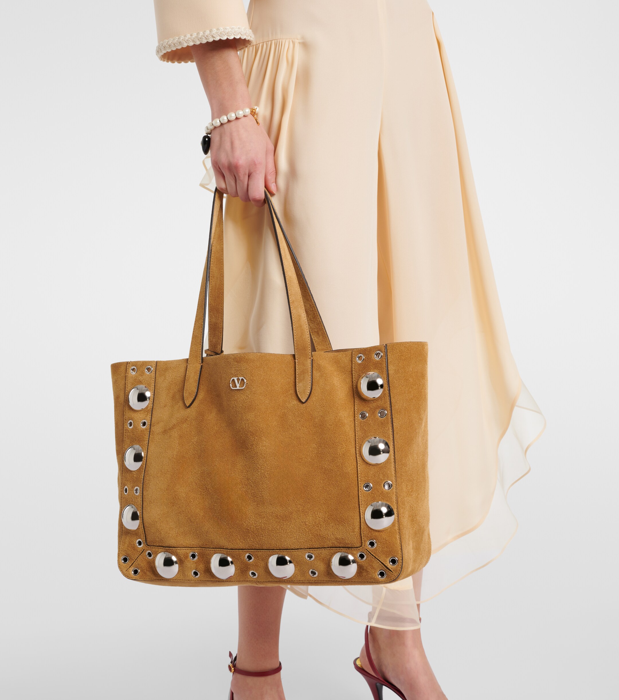 Valentino Garavani Nellcôte Medium studded suede shopper thumbnail