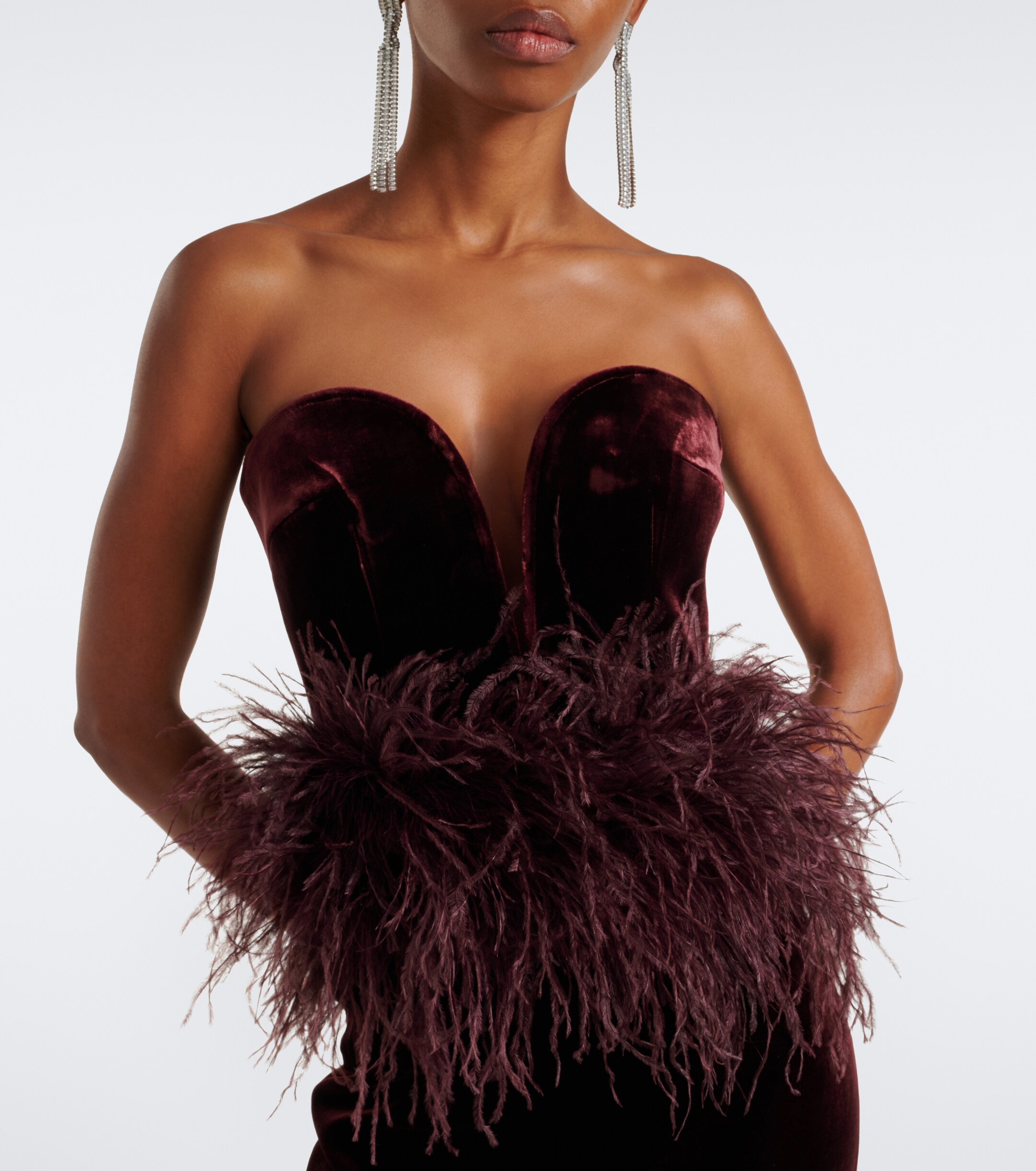 The New Arrivals Ilkyaz Ozel The New Arrivals Ilkyaz Ozel Feather-trimmed velvet bustier gown