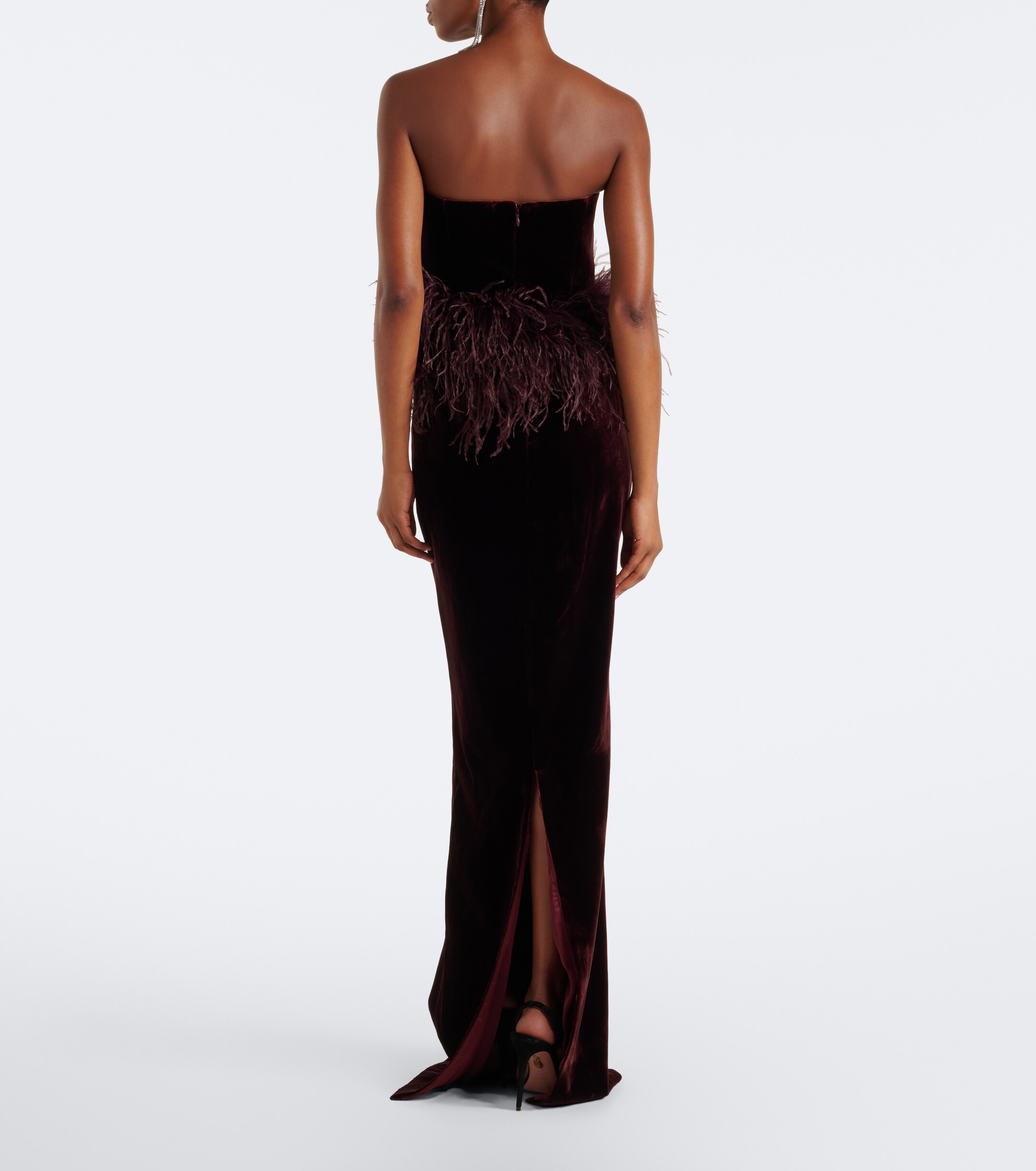 The New Arrivals Ilkyaz Ozel The New Arrivals Ilkyaz Ozel Feather-trimmed velvet bustier gown
