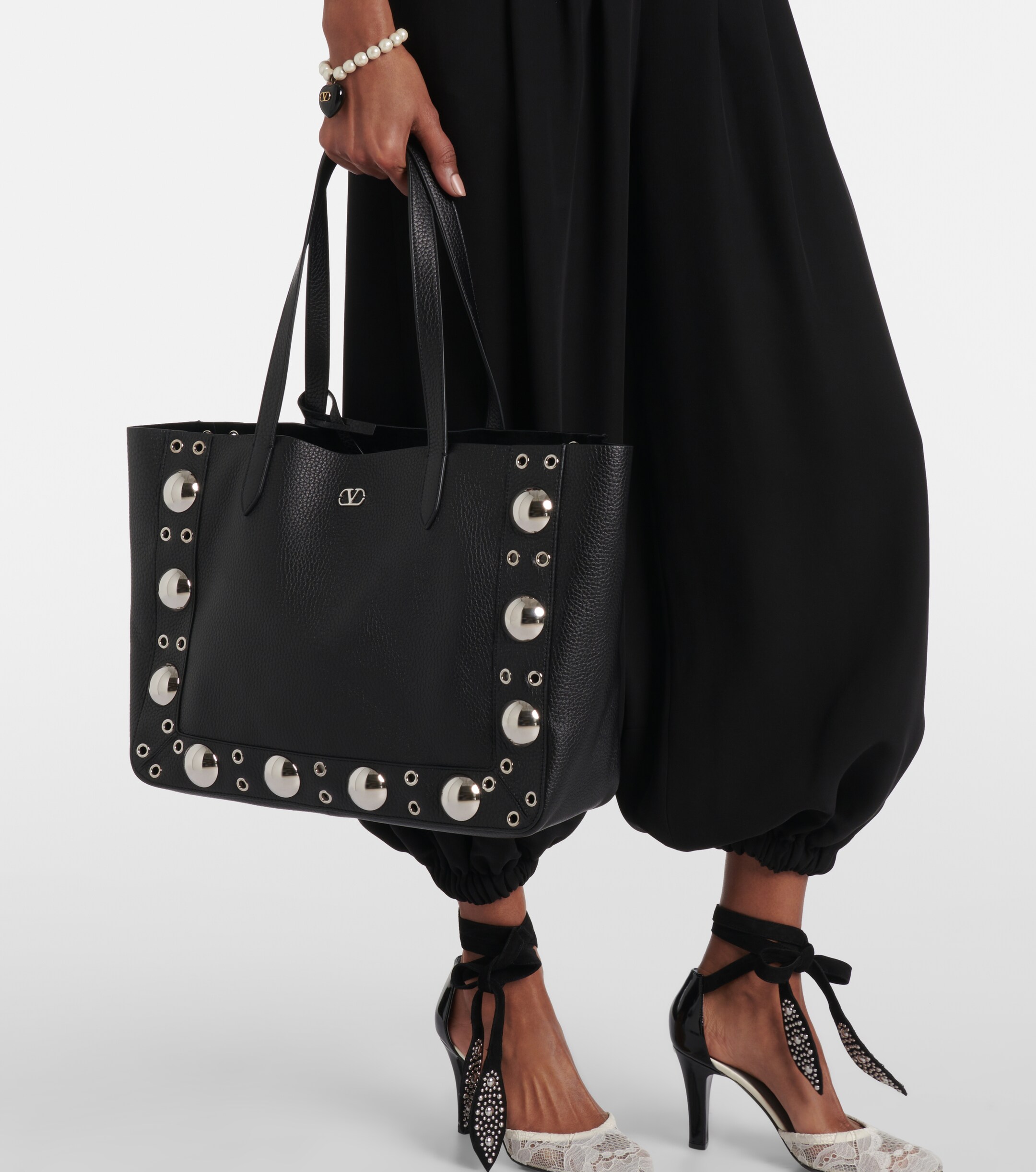 Valentino Garavani Nellcôte Medium studded leather shopper thumbnail