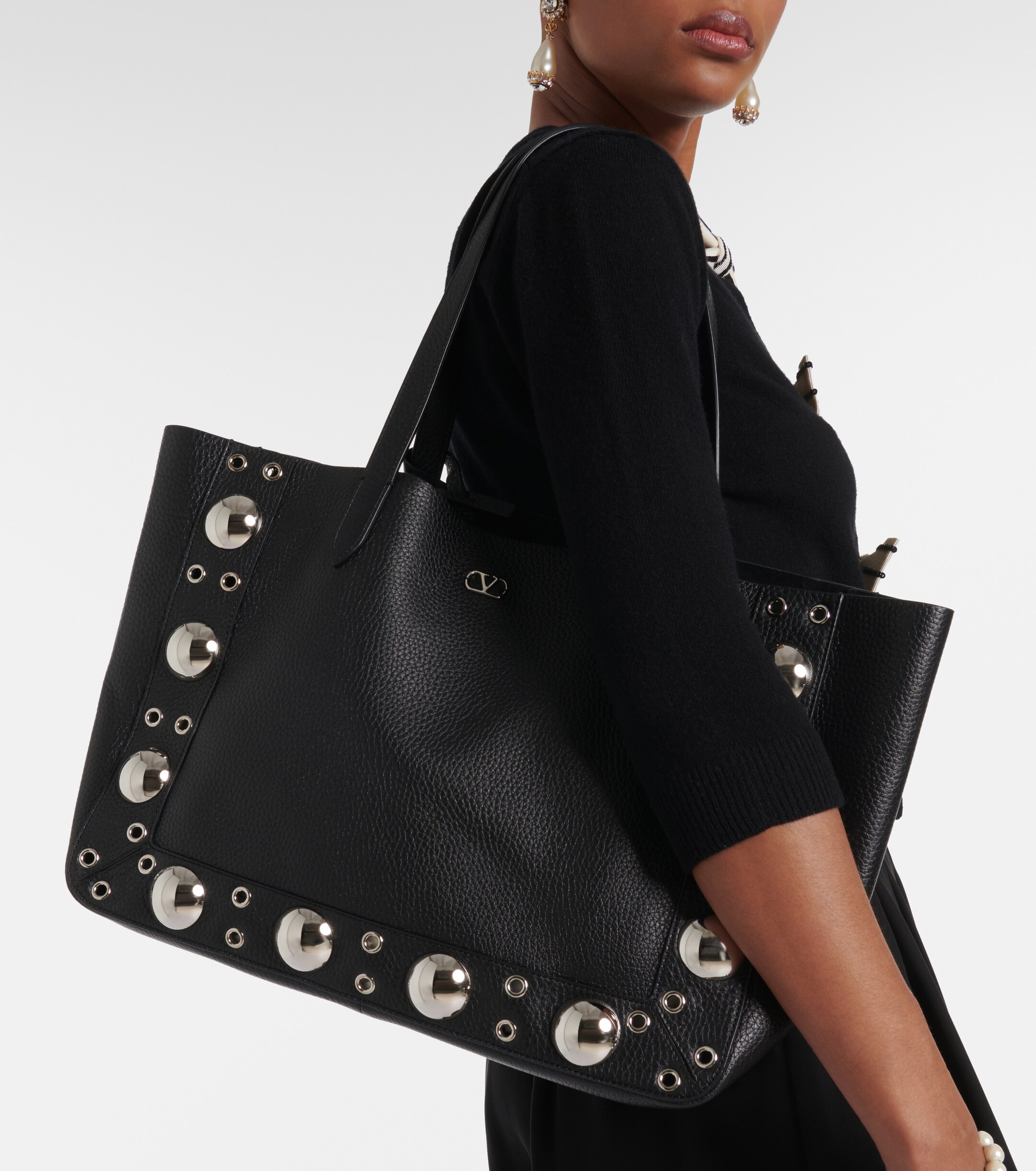 Valentino Garavani Nellcôte Medium studded leather shopper thumbnail