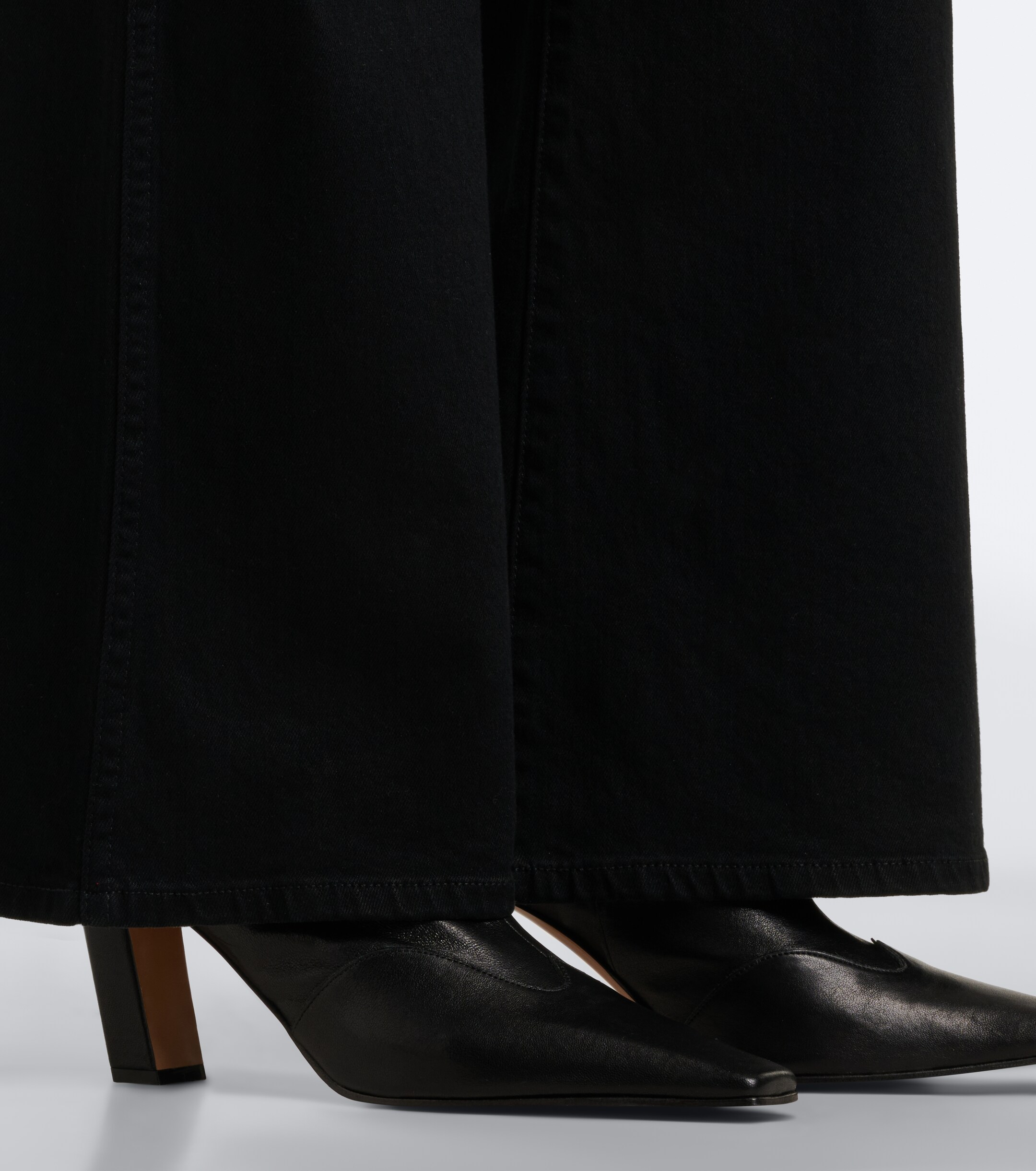 KHAITE Khaite Nevada leather ankle boots