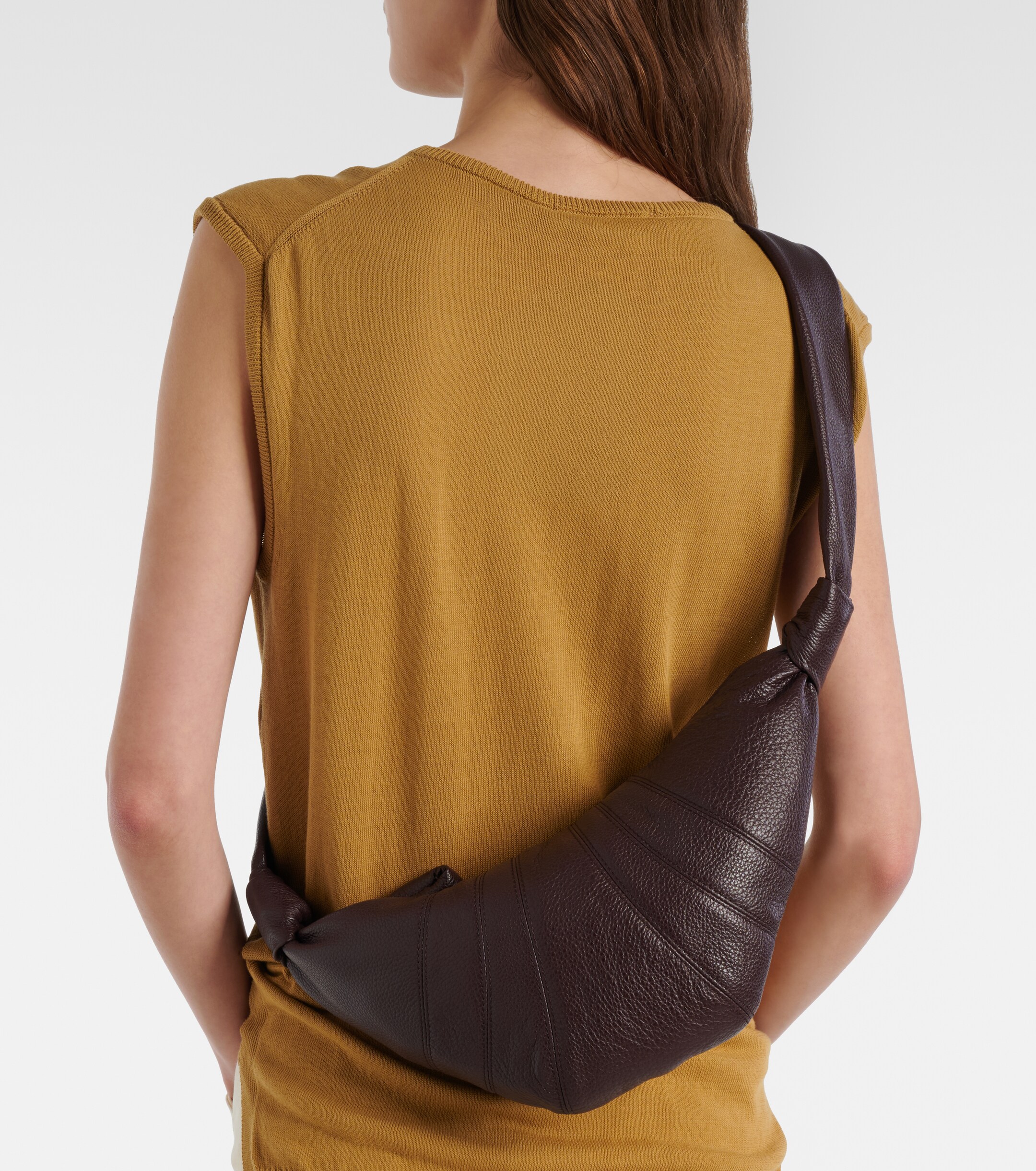 Lemaire Lemaire Croissant Small leather bag