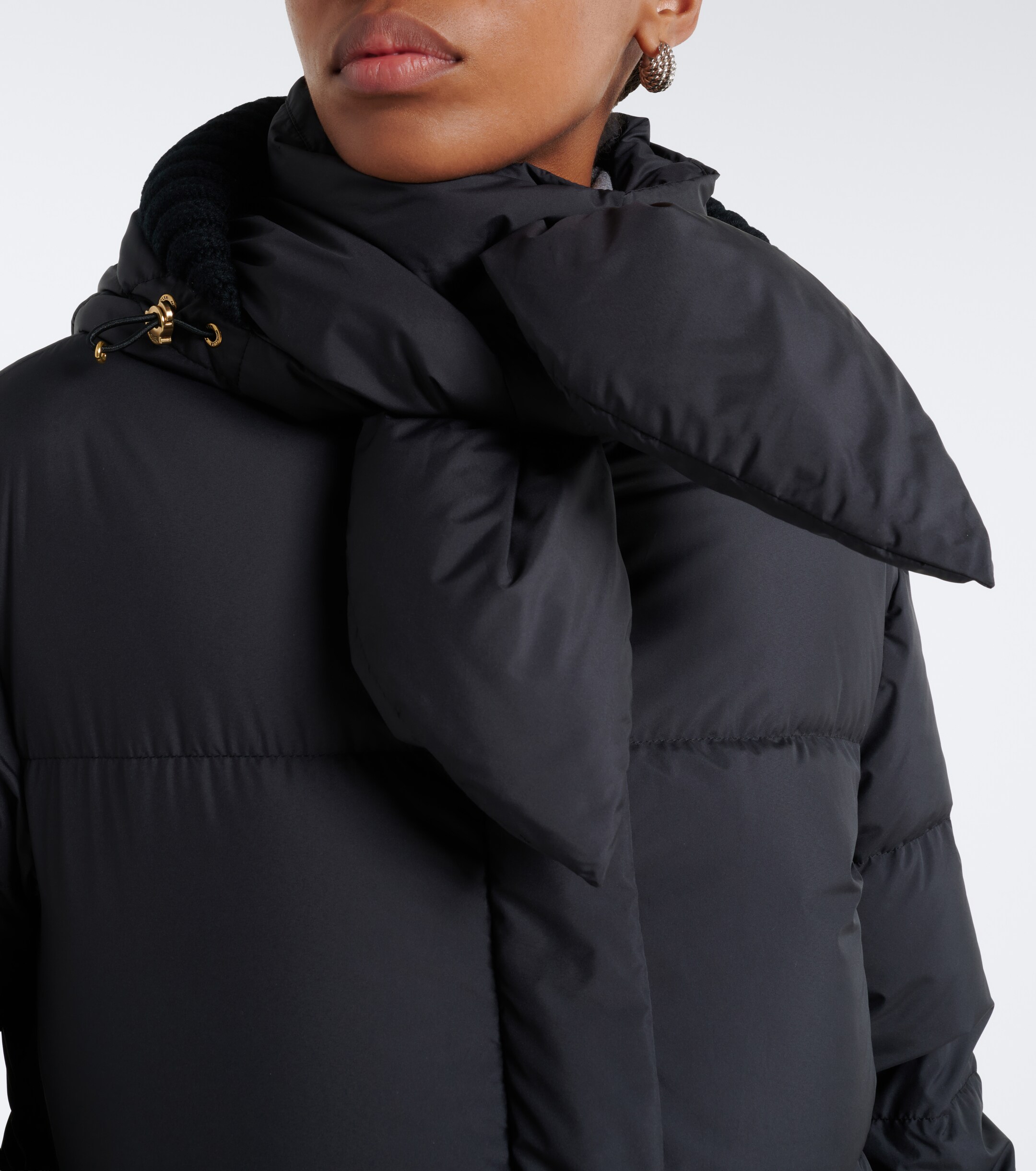 Moncler Moncler Ornement tie-neck down coat