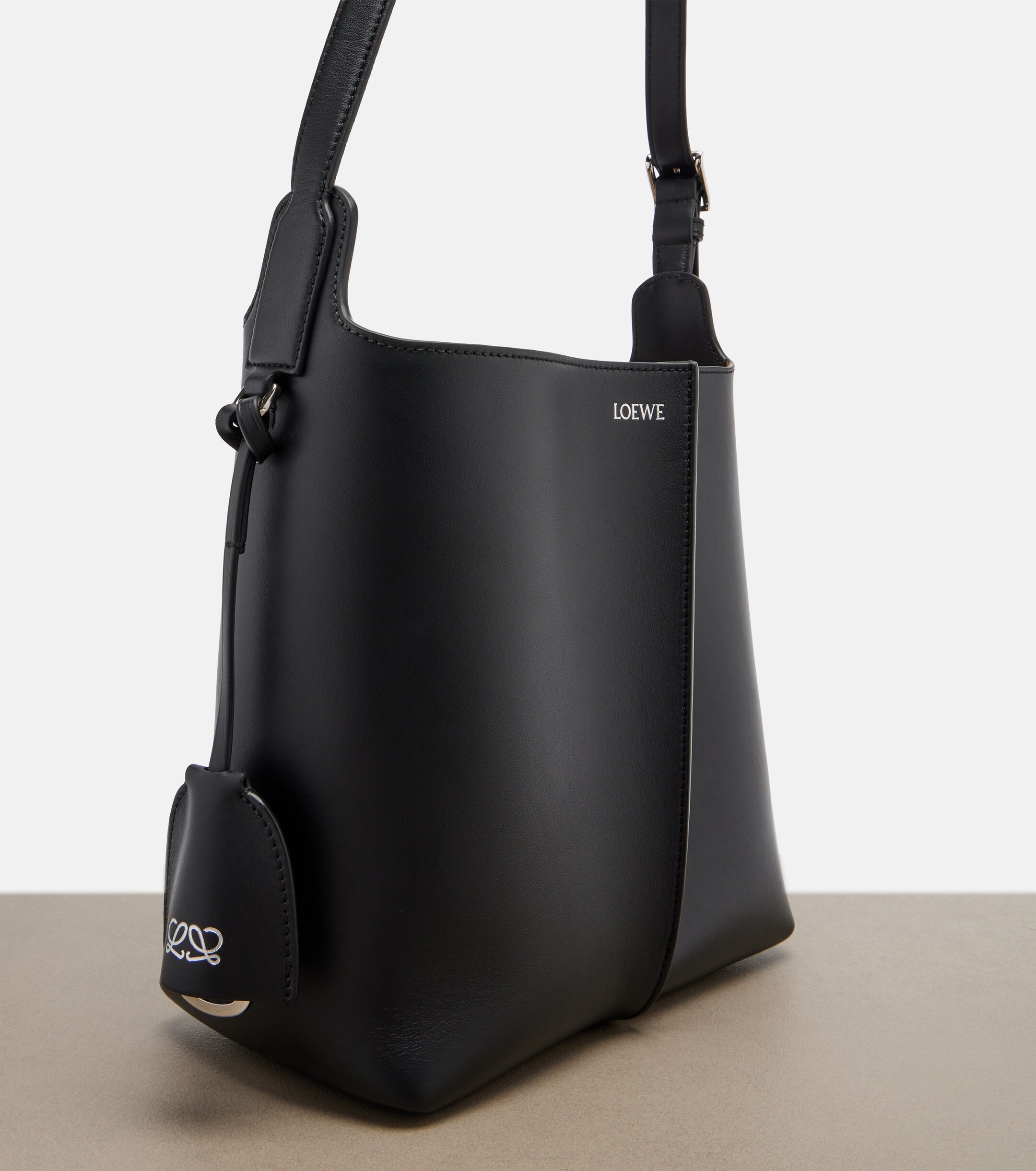 Loewe Bilbao Medium leather tote bag