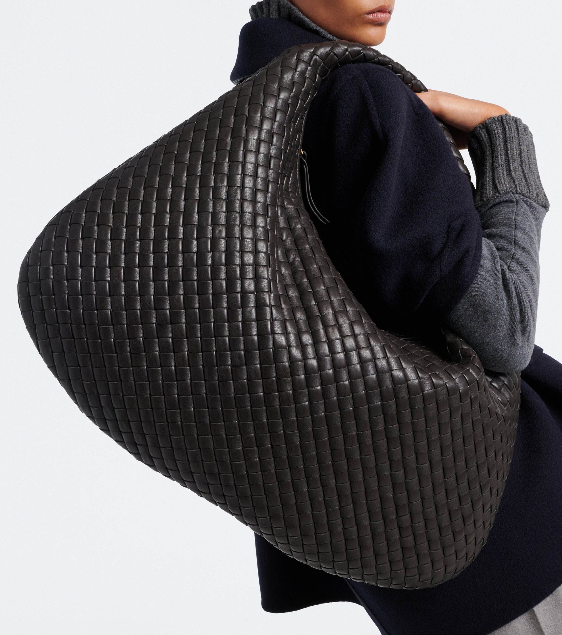 Bottega Veneta Bottega Veneta Maxi Veneta Intrecciato leather shoulder bag