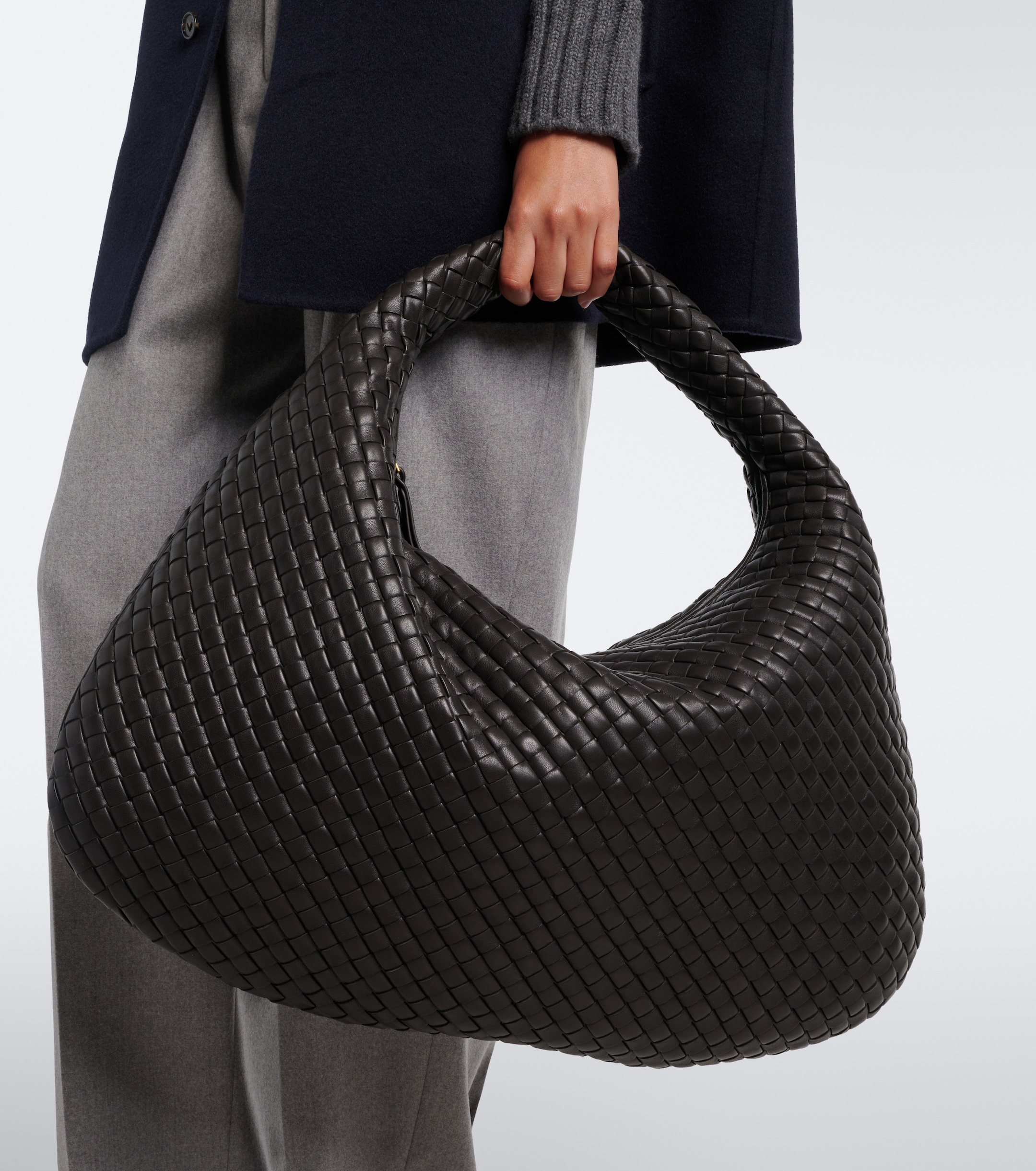 Bottega Veneta Bottega Veneta Maxi Veneta Intrecciato leather shoulder bag